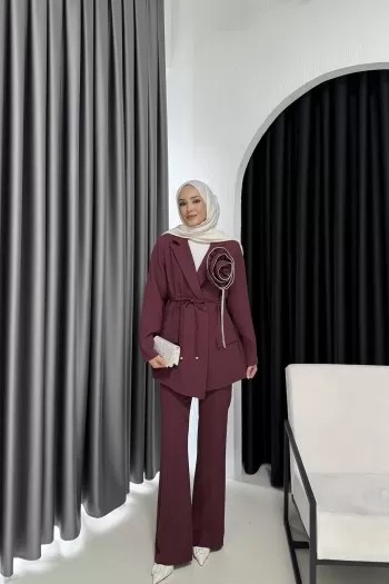Gül Broşlu Krep Ceketli Takım 32-4009