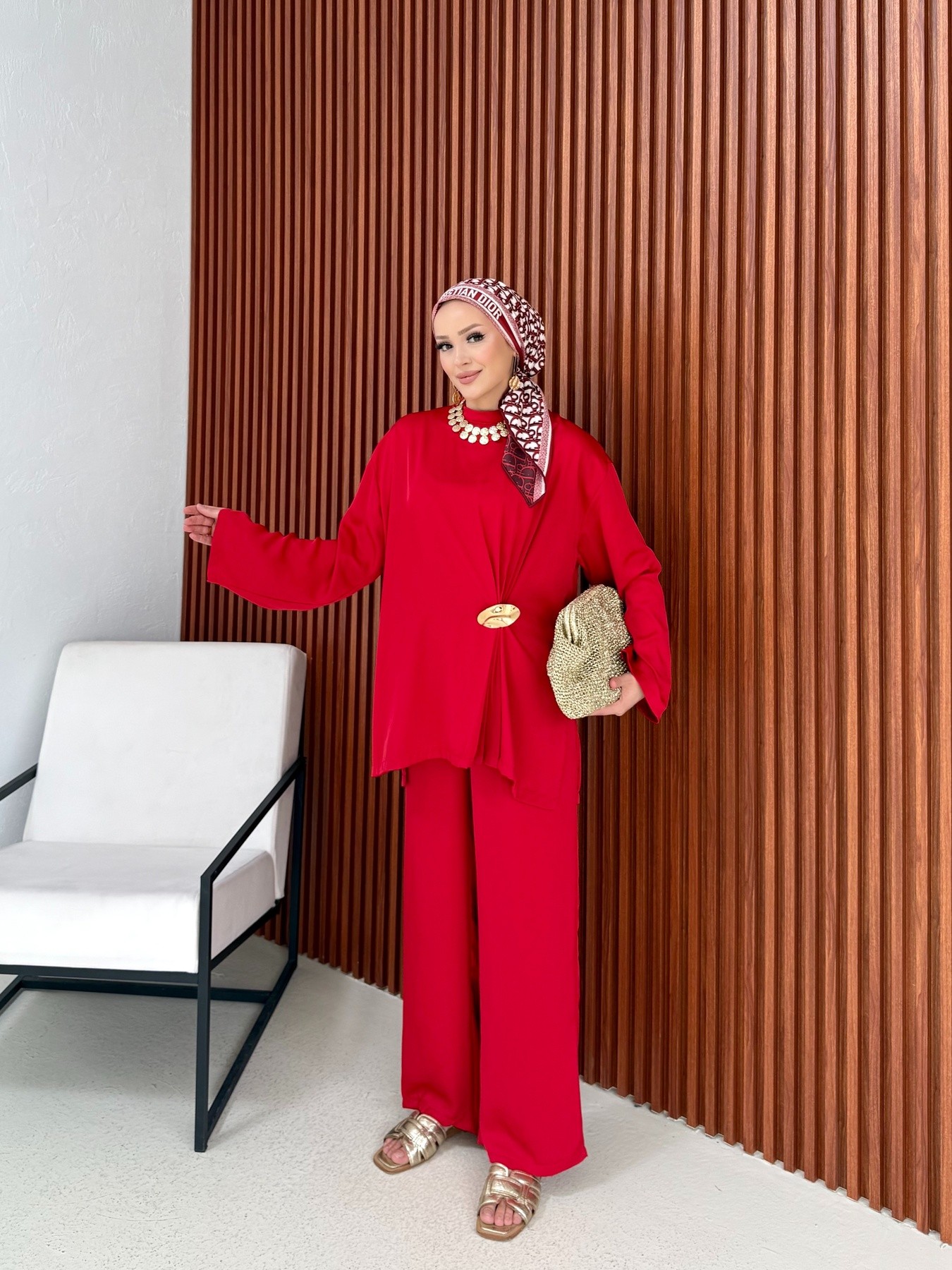 Saten Broşlu Takım 32-3570