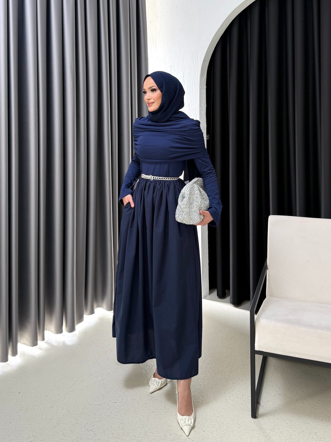 Yaka Detaylı Elbise 68-6170