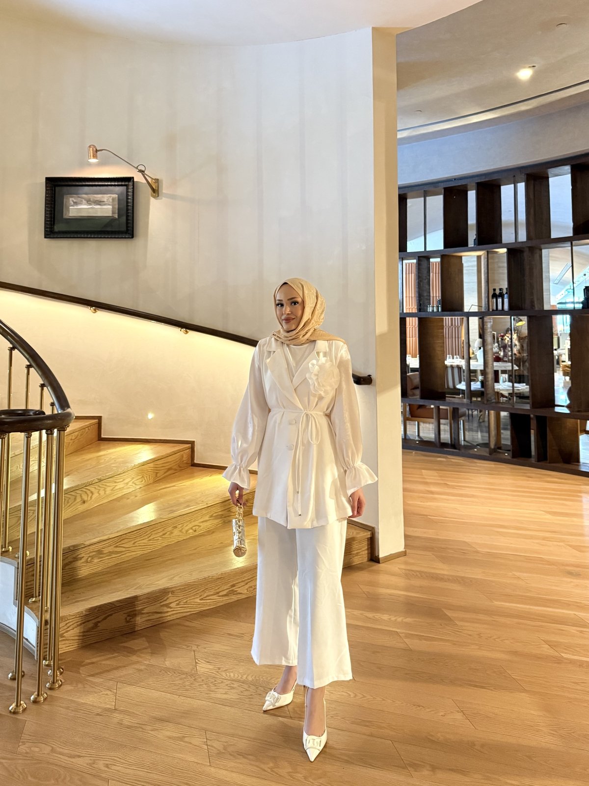 Gül Broşlu Ceketli Takım 32-4016
