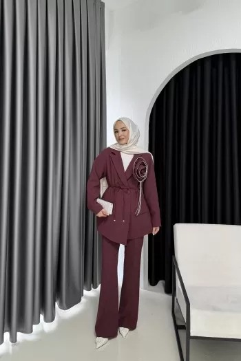 Gül Broşlu Krep Ceketli Takım 32-4009