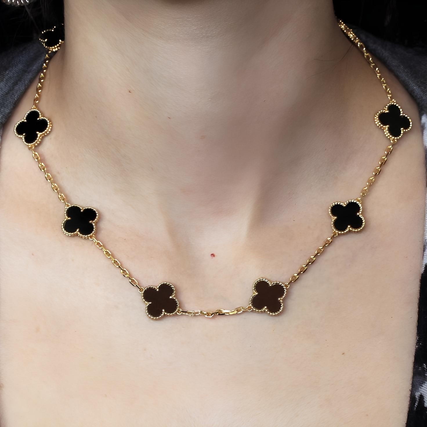 925 | Altın Black Yonca Kolye