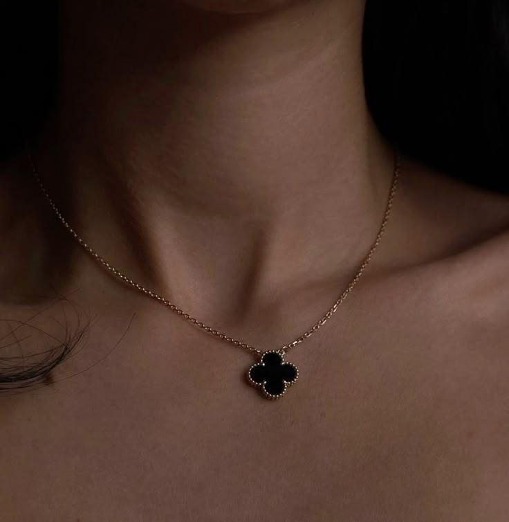 925 Gümüş | Black Tek Yonca Kolye