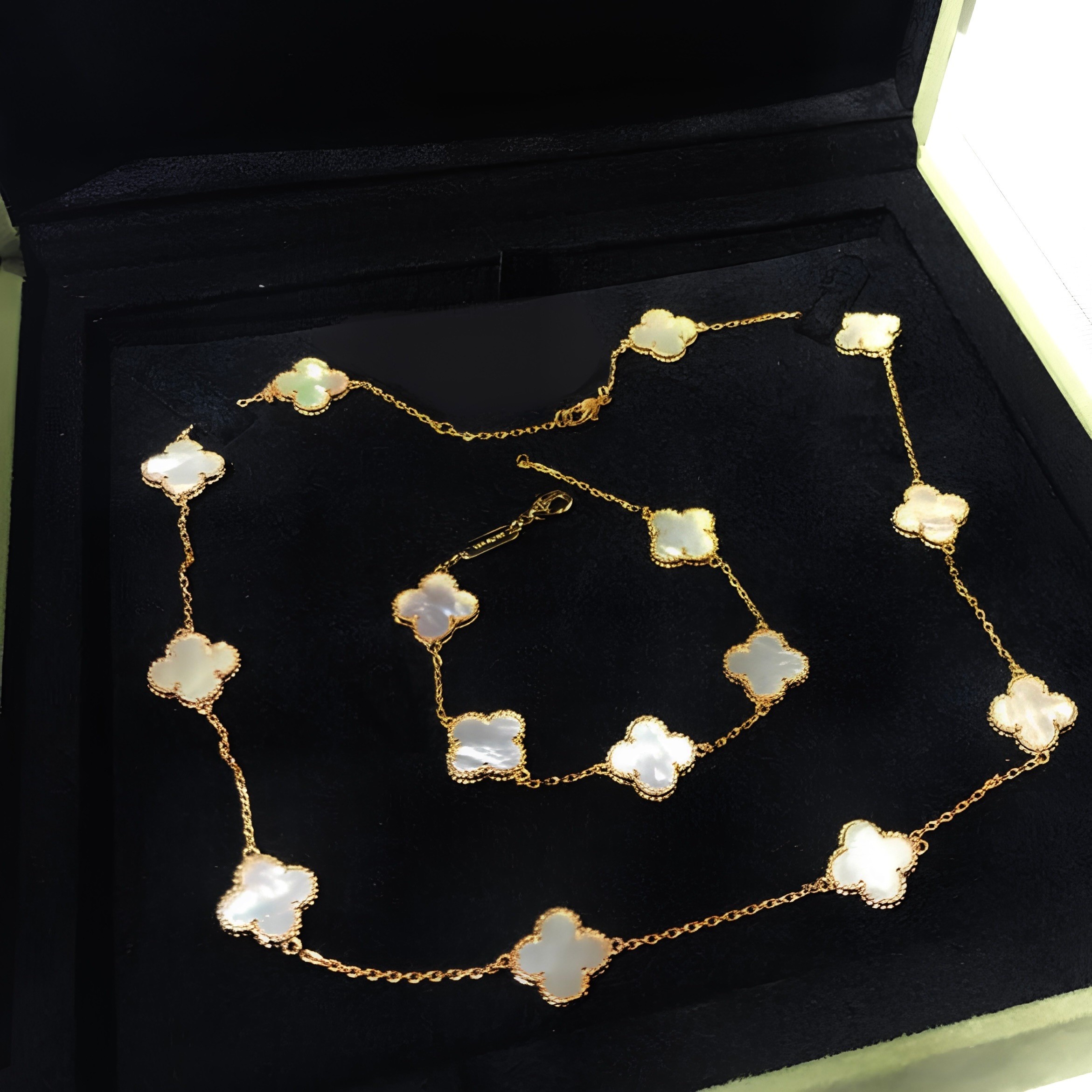 925 | Gold White Yonca Set