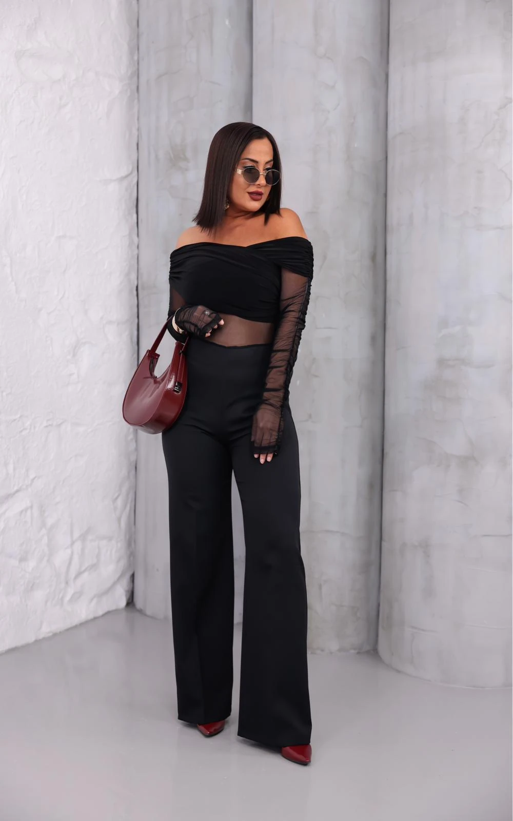 Madonna Yaka Transparan Tül Detaylı Tulum – Siyah