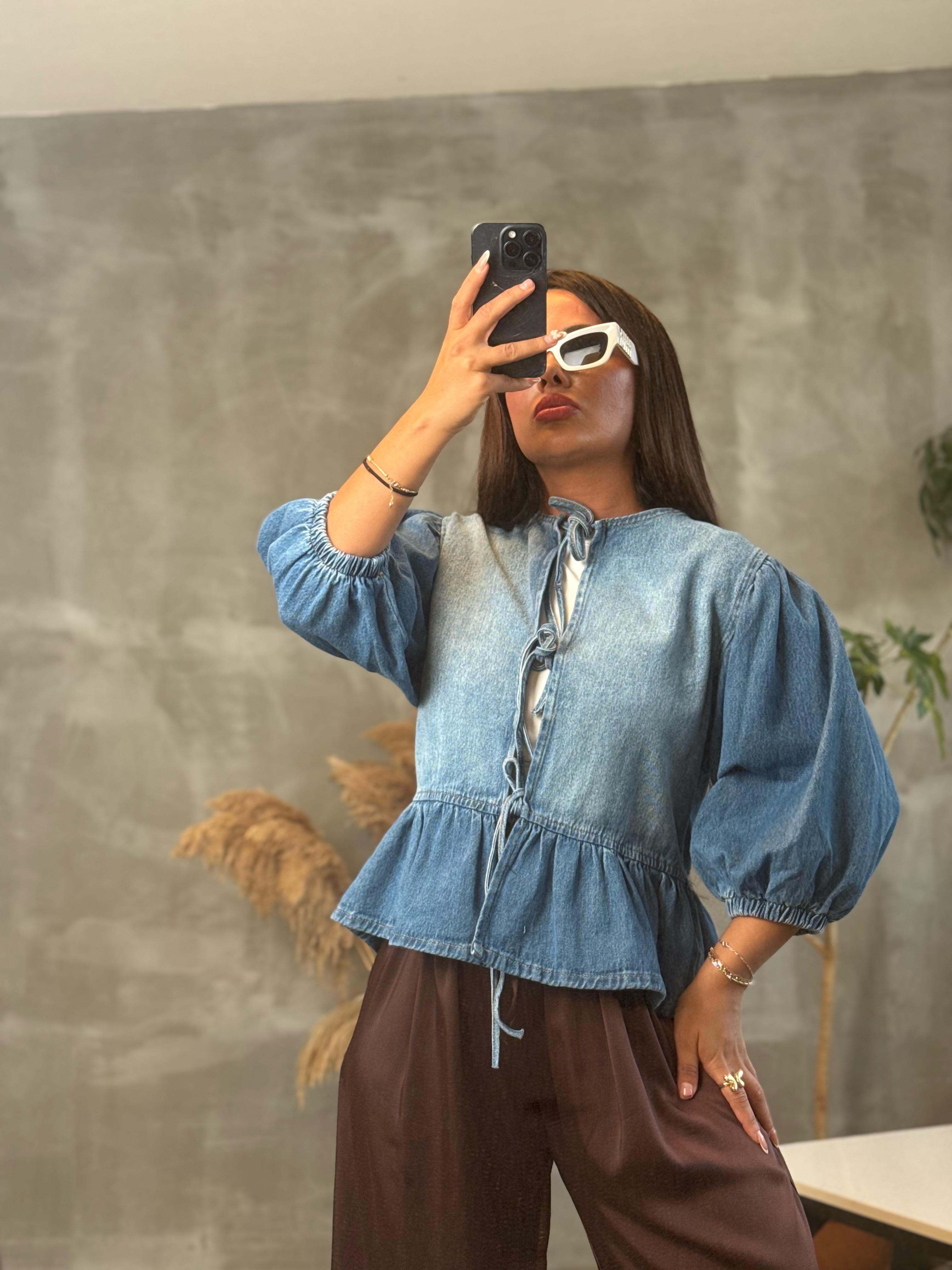 marka model bağlamalı denim ceket