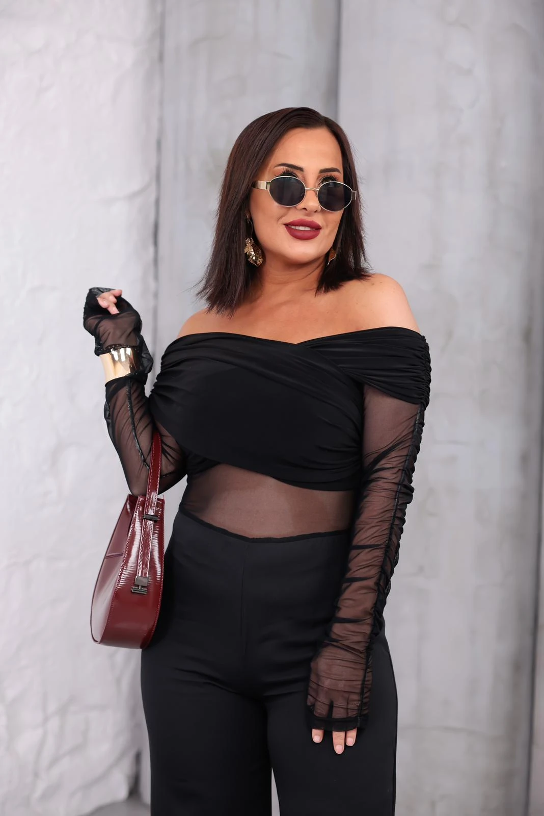 Madonna Yaka Transparan Tül Detaylı Tulum – Siyah