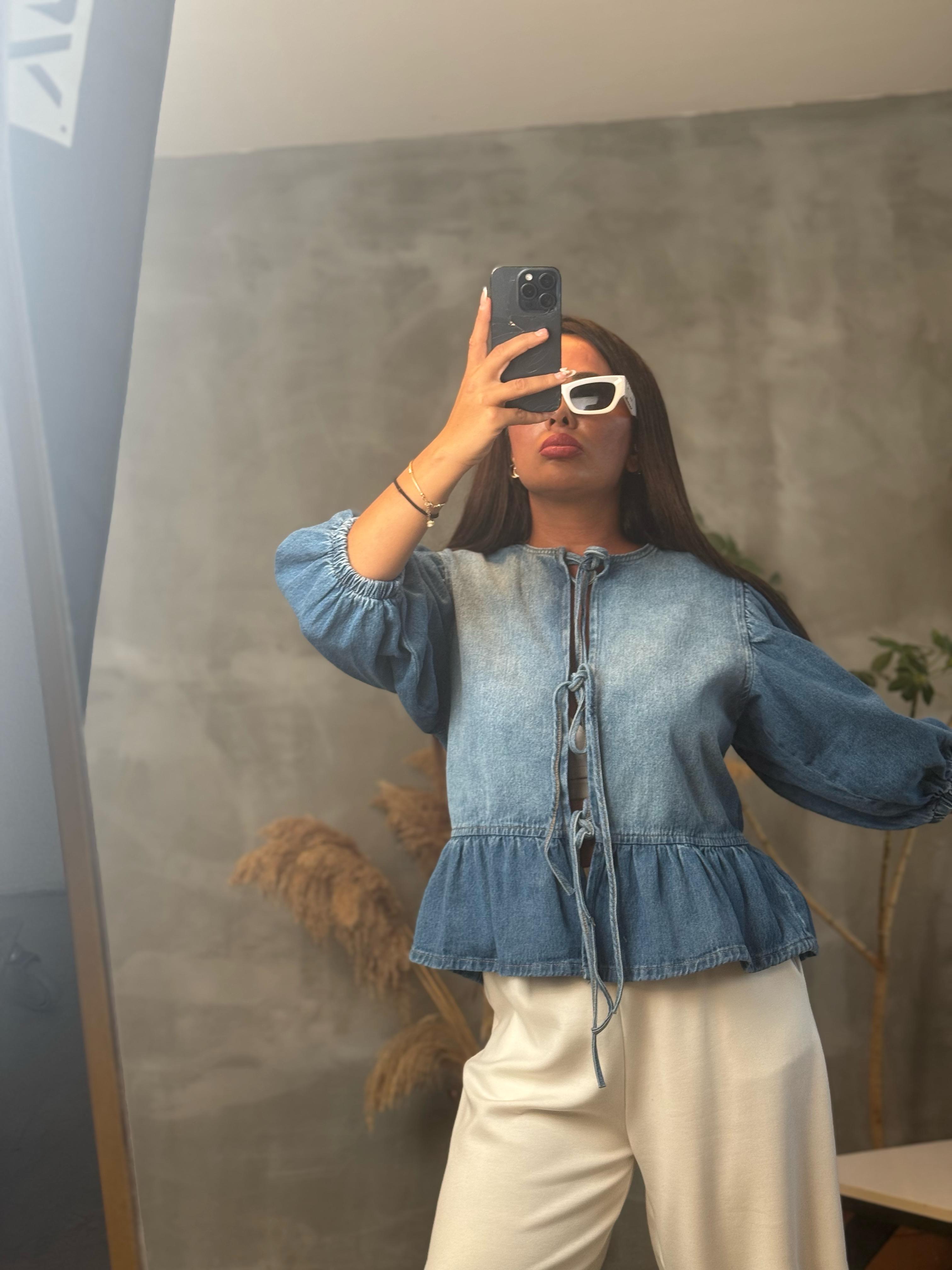 marka model bağlamalı denim ceket