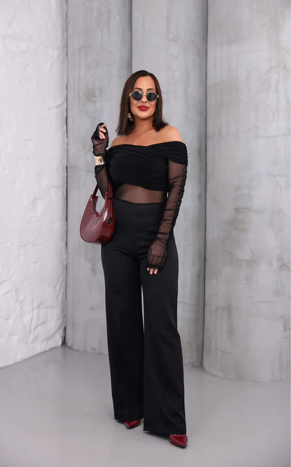 Madonna Yaka Transparan Tül Detaylı Tulum – Siyah