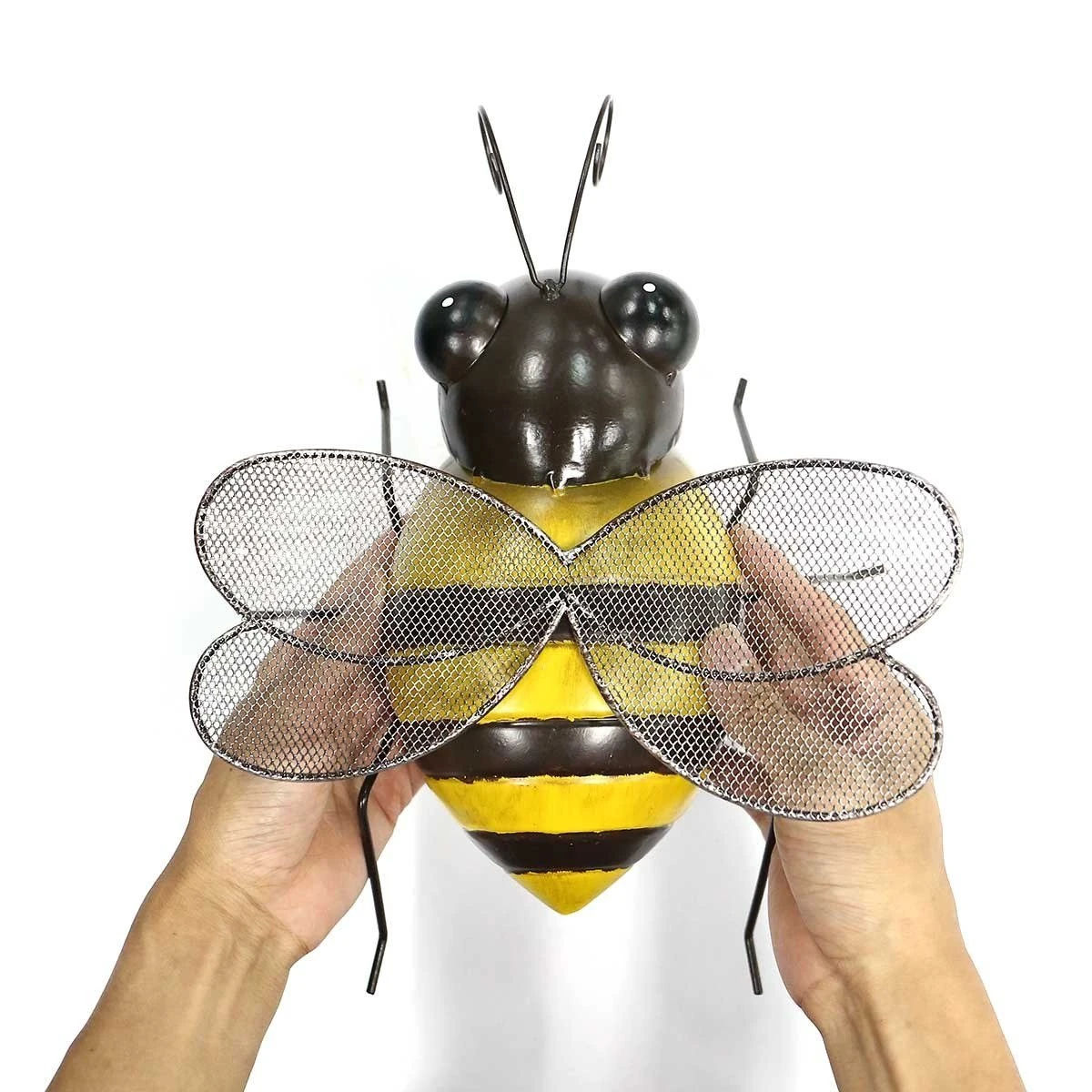 Mehiläinen on kaunis tapa lisätä väriä puutarhakoristeet main variant image