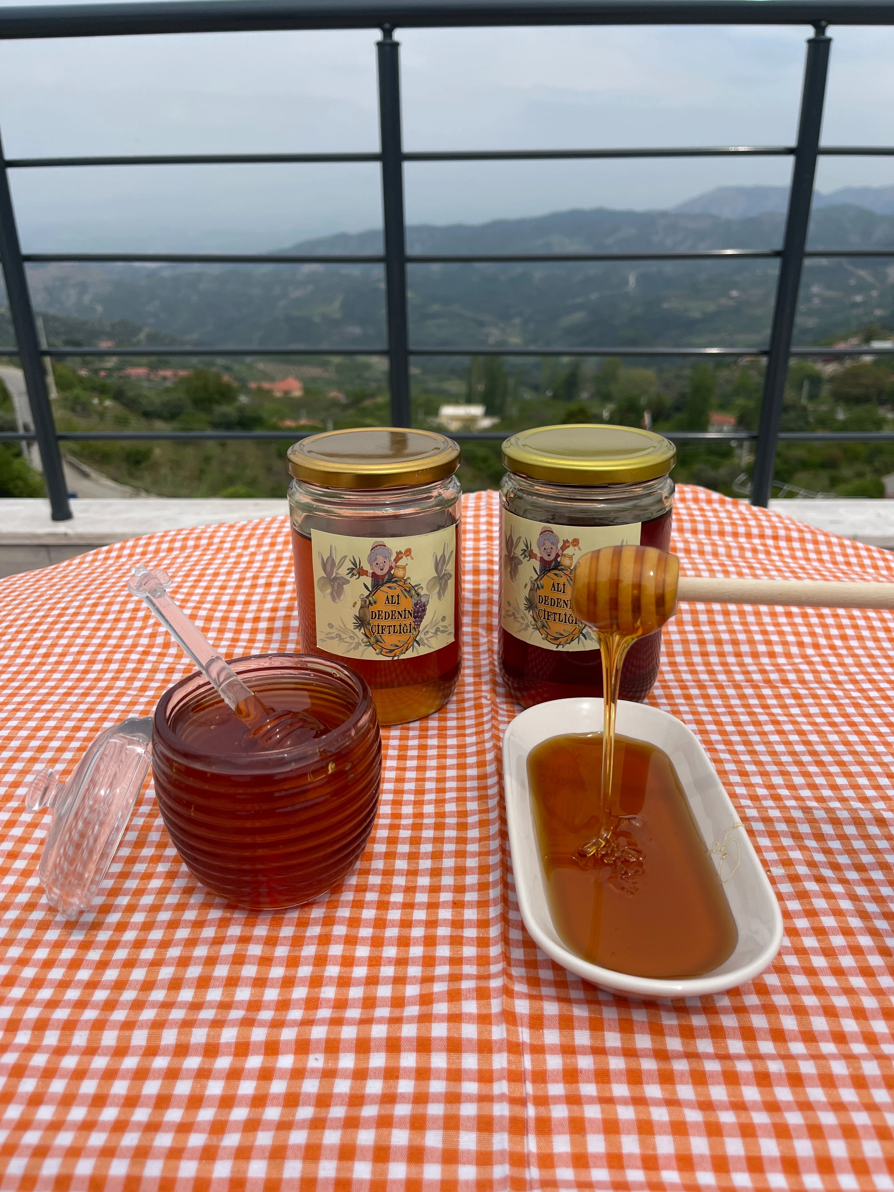 Doğal Çam Balı 1 KG - Katkısız ve Saf Çam Balı | Ali Dede’nin Çiftliği