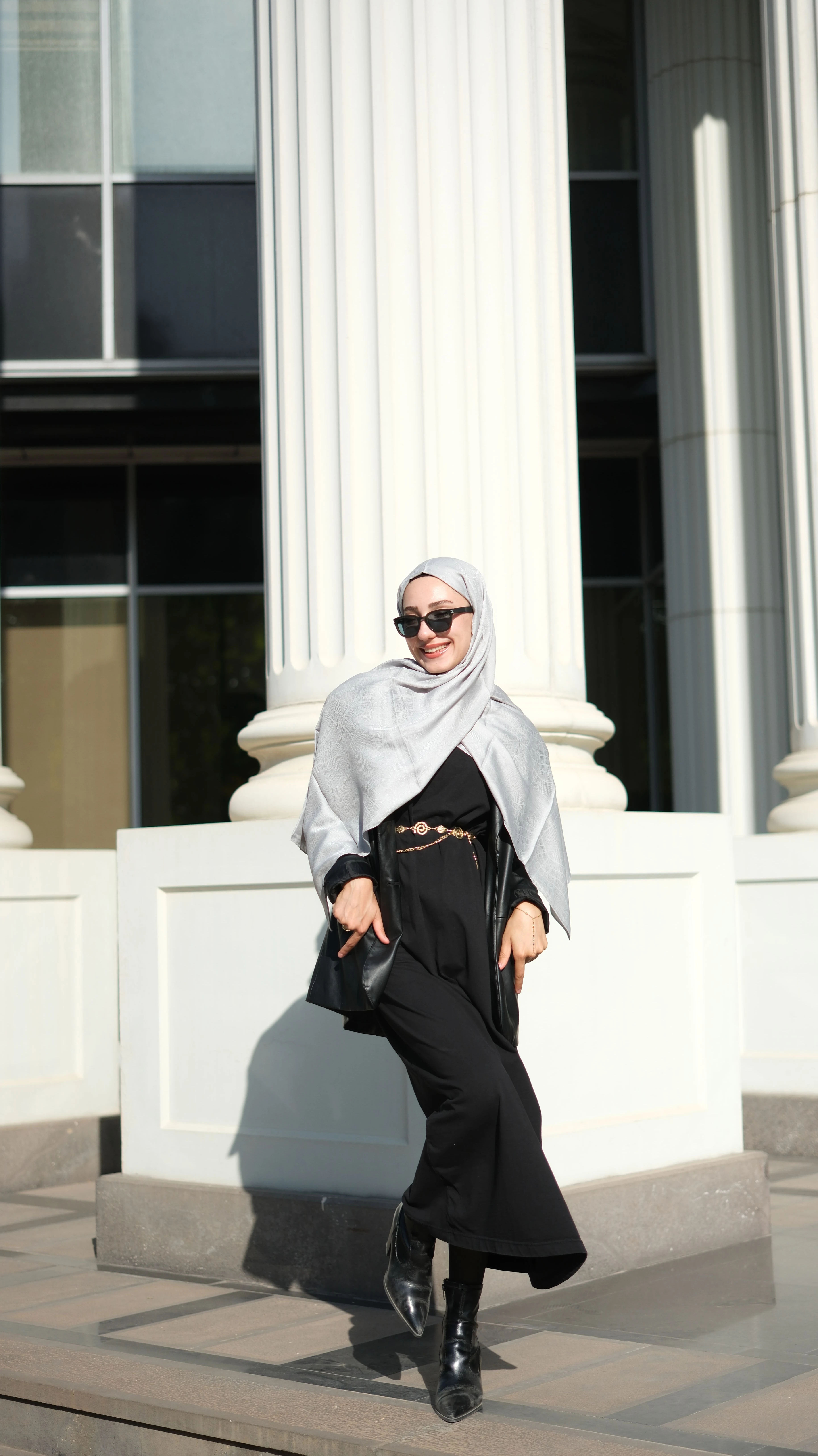 Mozaiki Desen Gri Monogram Şal