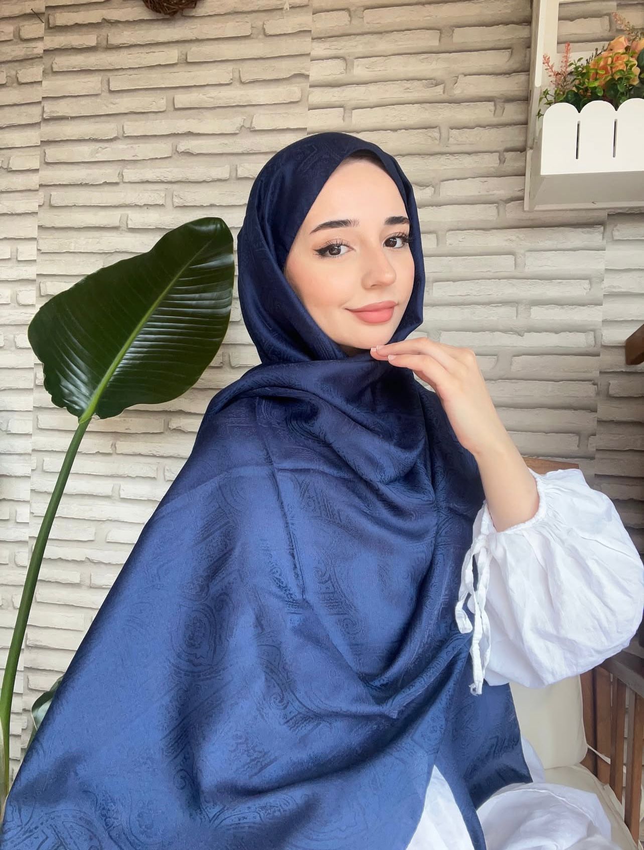 Barok Lacivert Monogram Şal