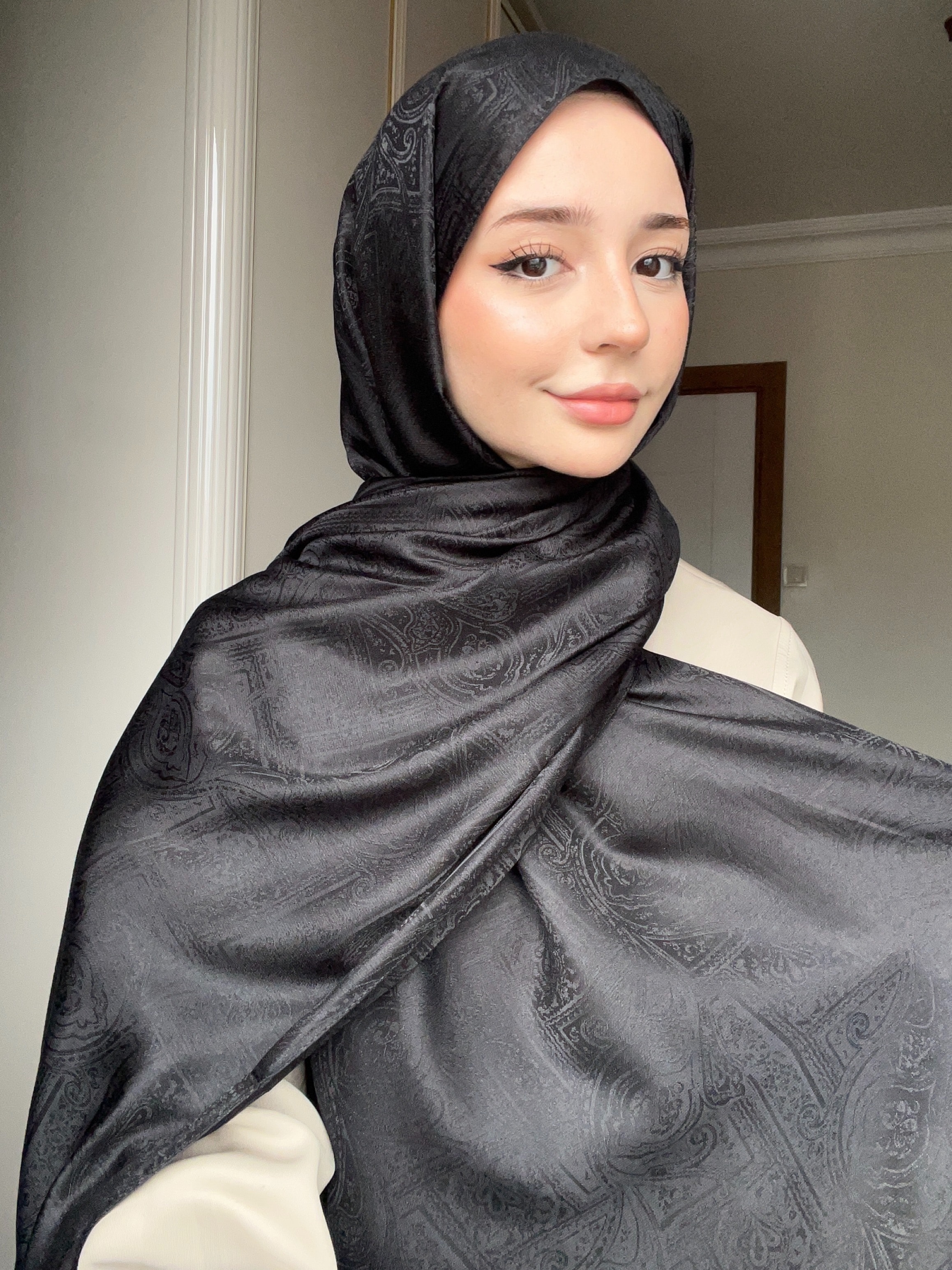 Barok Siyah Monogram Şal