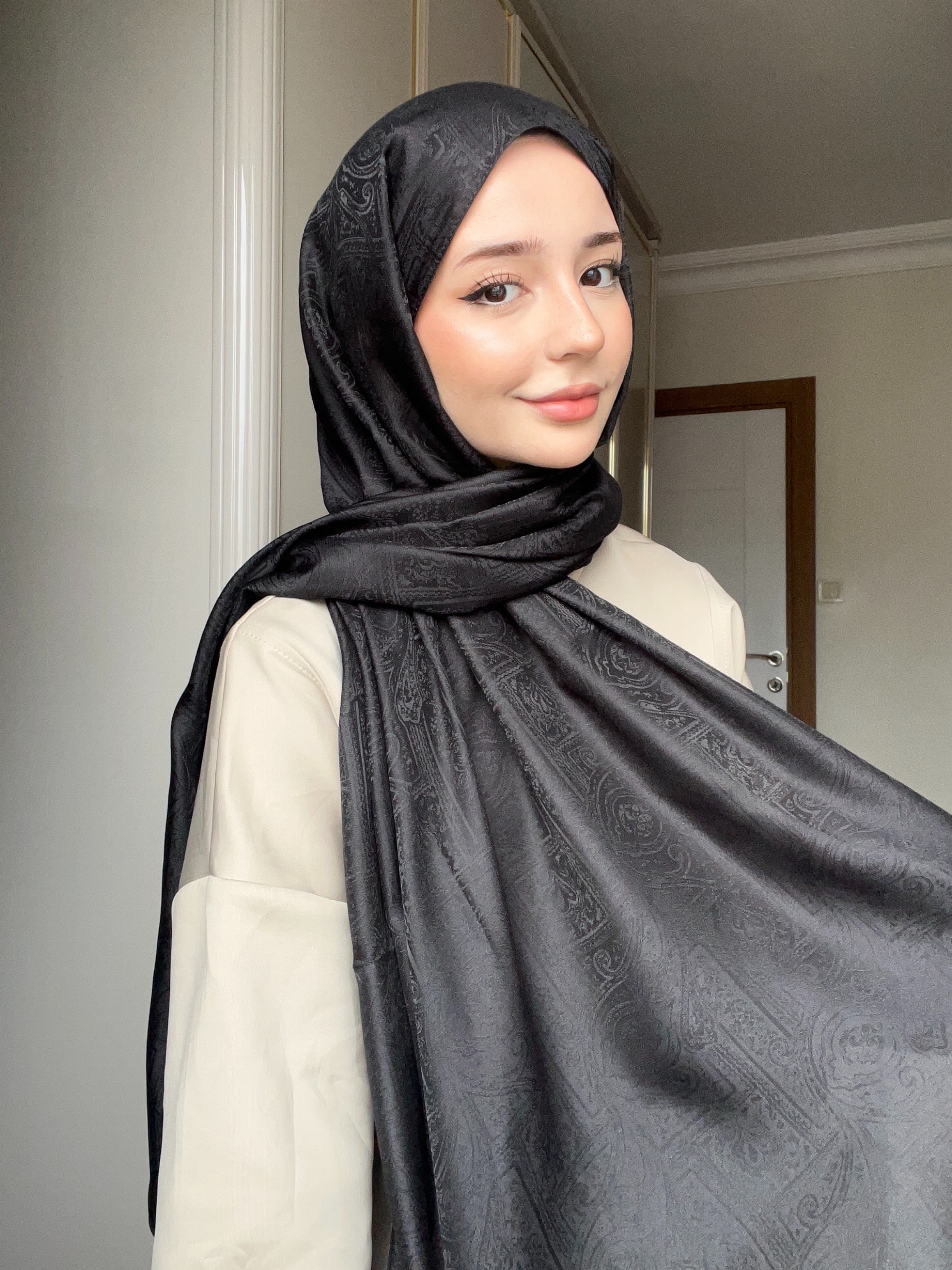 Barok Siyah Monogram Şal