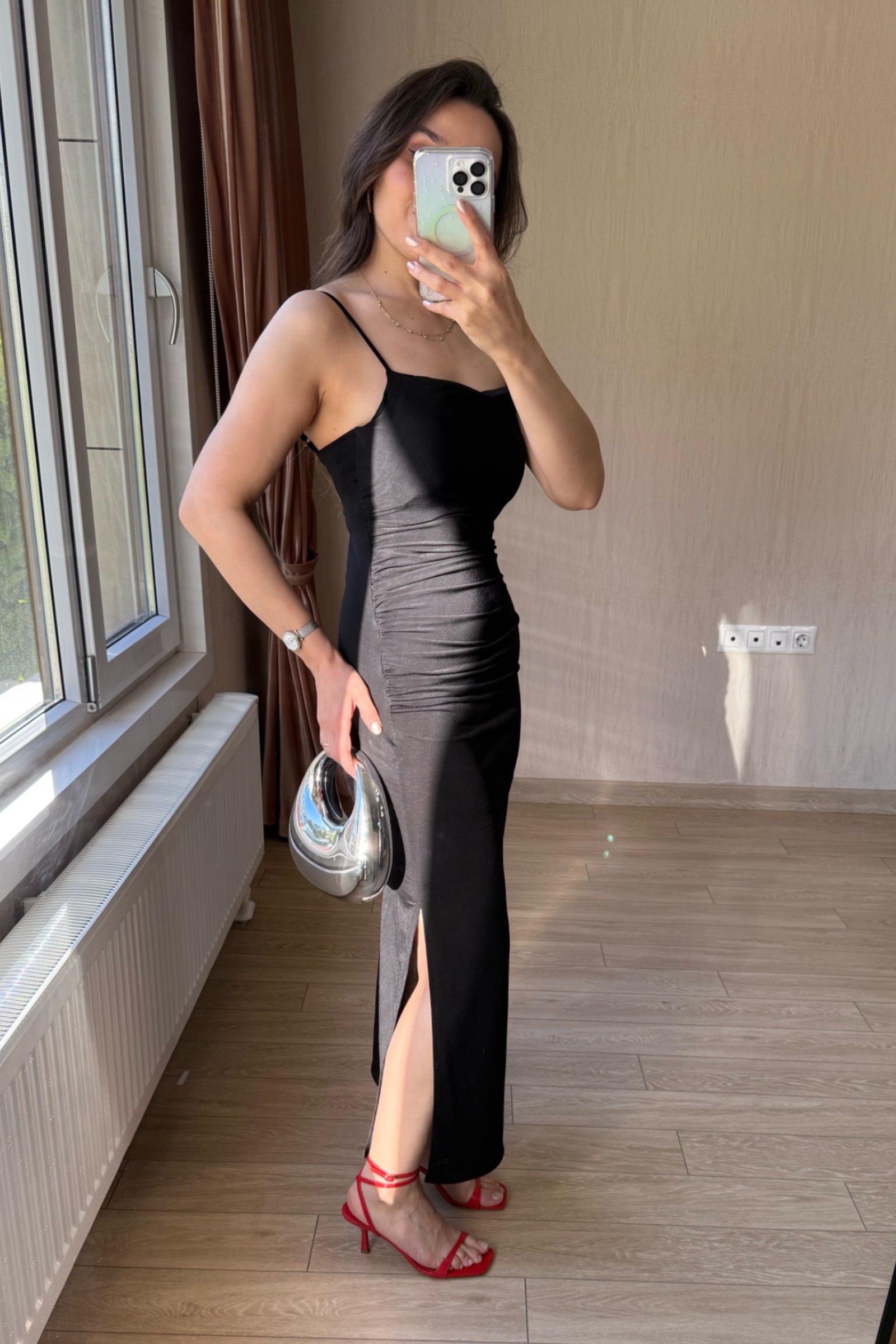 Emilia Yandan Drapeli Sandy Kumaş Elbise