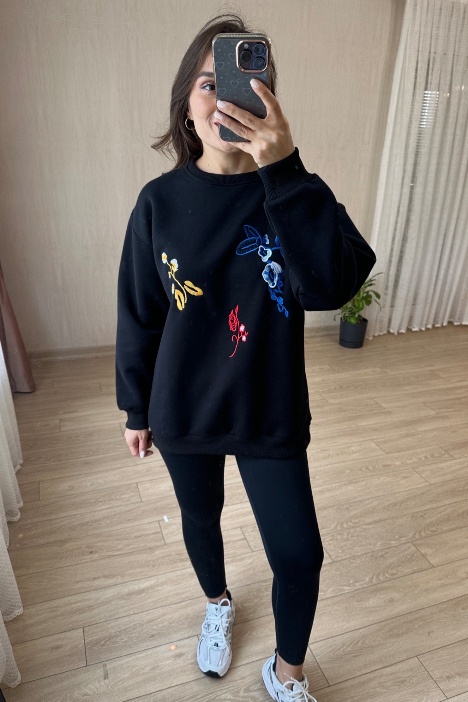 Önü İşleme Detaylı Sweatshirt