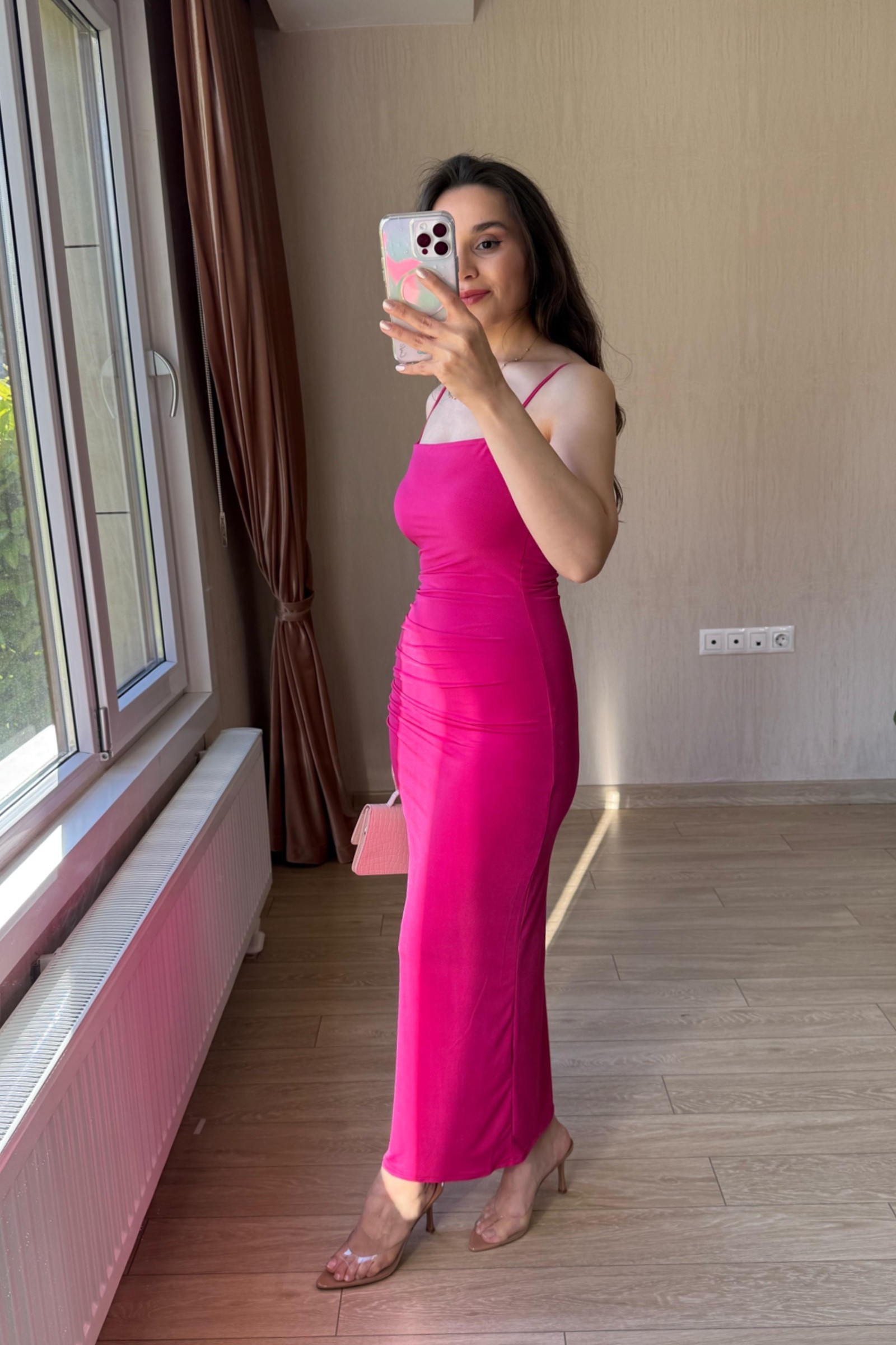 Emilia Yandan Drapeli Sandy Kumaş Elbise