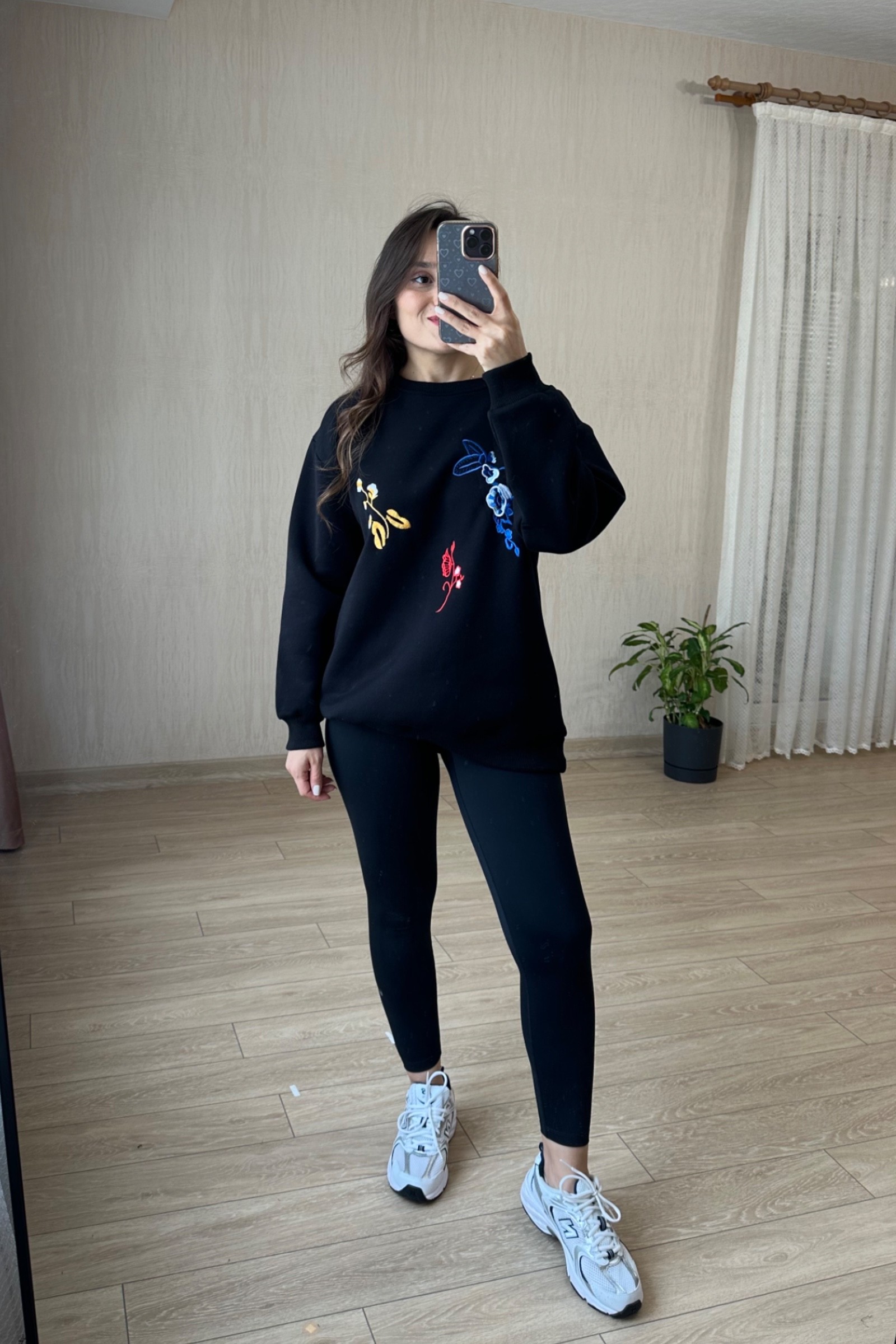 Önü İşleme Detaylı Sweatshirt