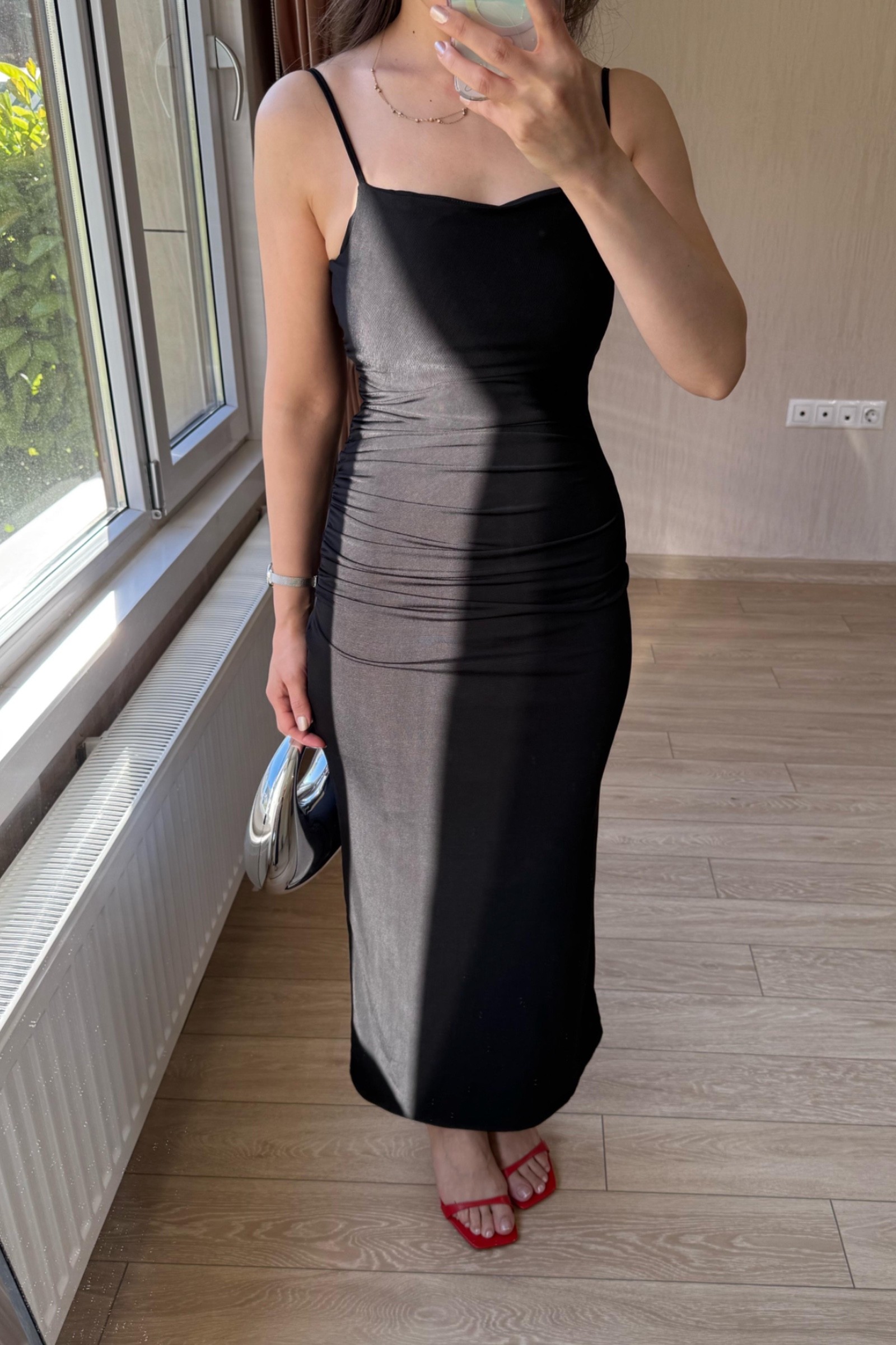 Emilia Yandan Drapeli Sandy Kumaş Elbise