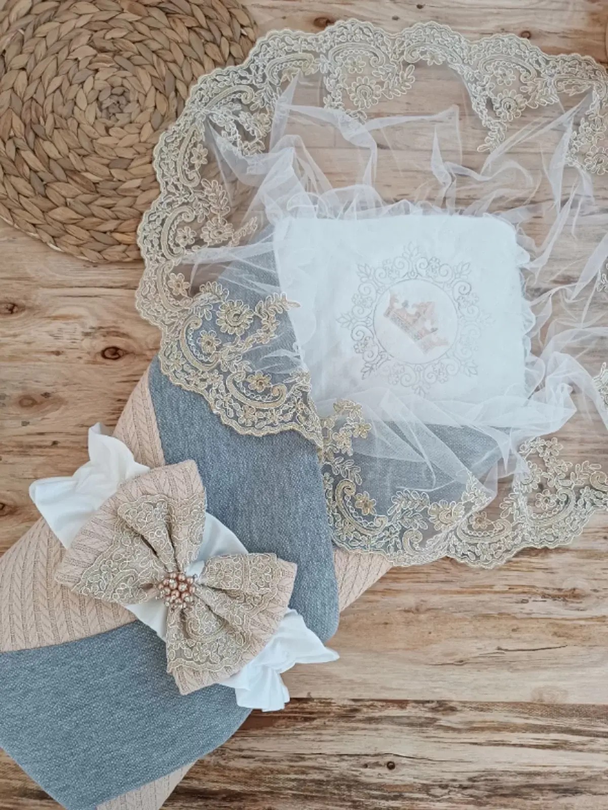 Yenidoğan Teri Cotton Taç Nakışlı Prizma Taş Kundak Bebek Battaniyesi