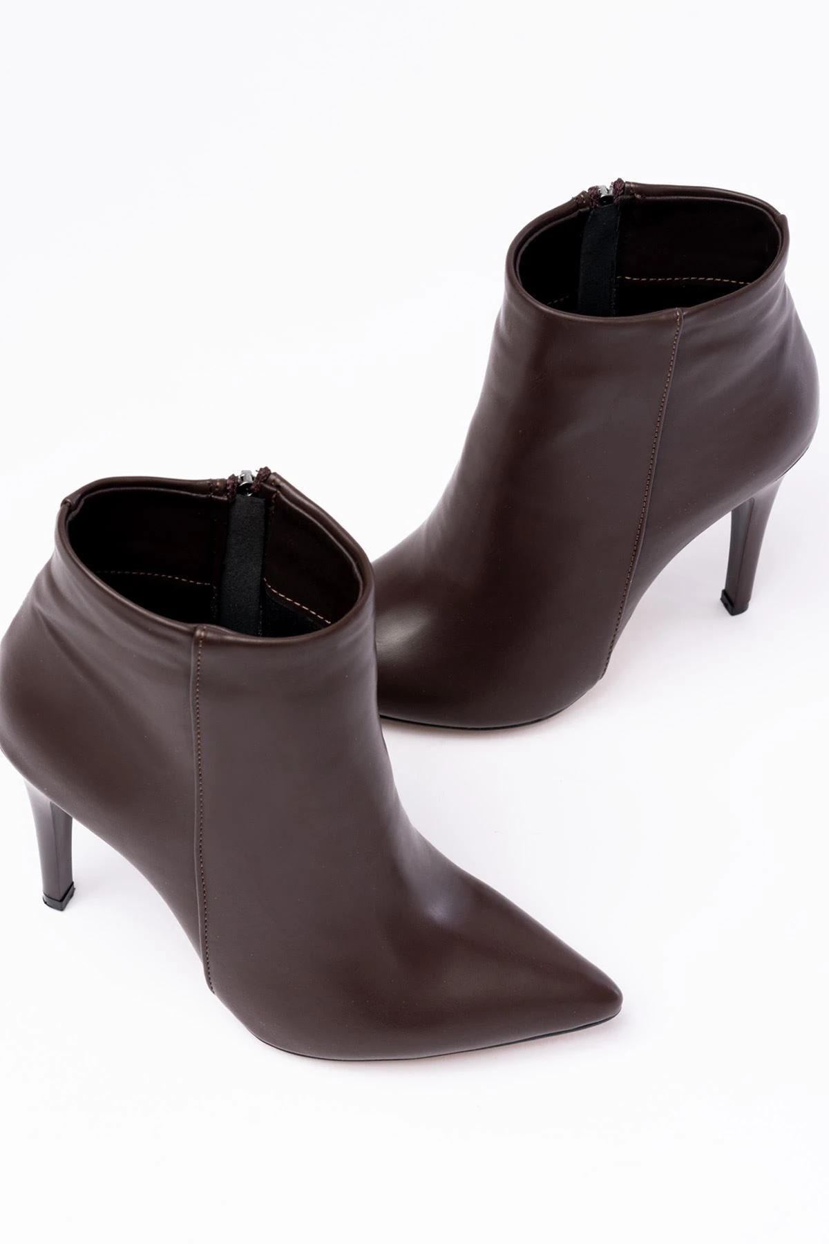 VRT-4802 Kahverengi Yüksek İnce Topuklu Fermuarlı Kadın Bot