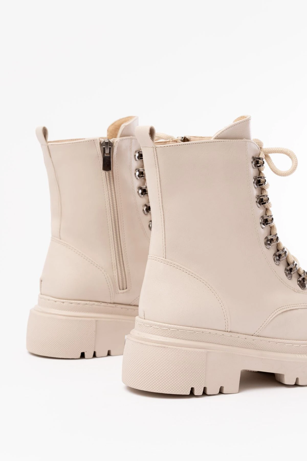 812-2121 Bej Bağcıklı Fermuarlı Günlük Kadın Bot