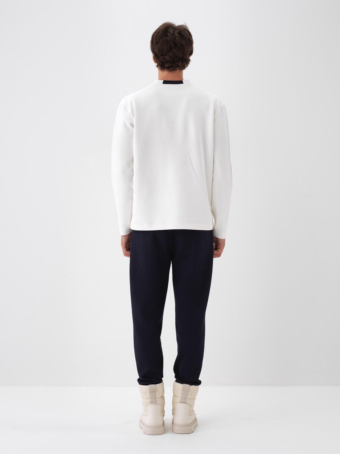 XINT SWEAT -300325 EKRU