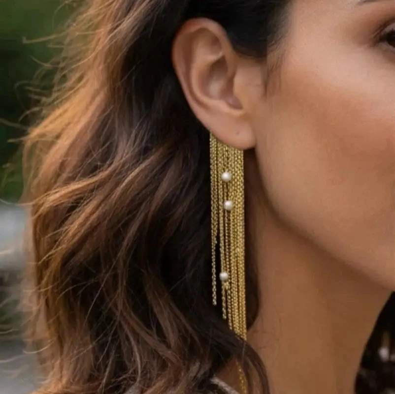 İncili Sallantılı Kıkırdak Küpesi