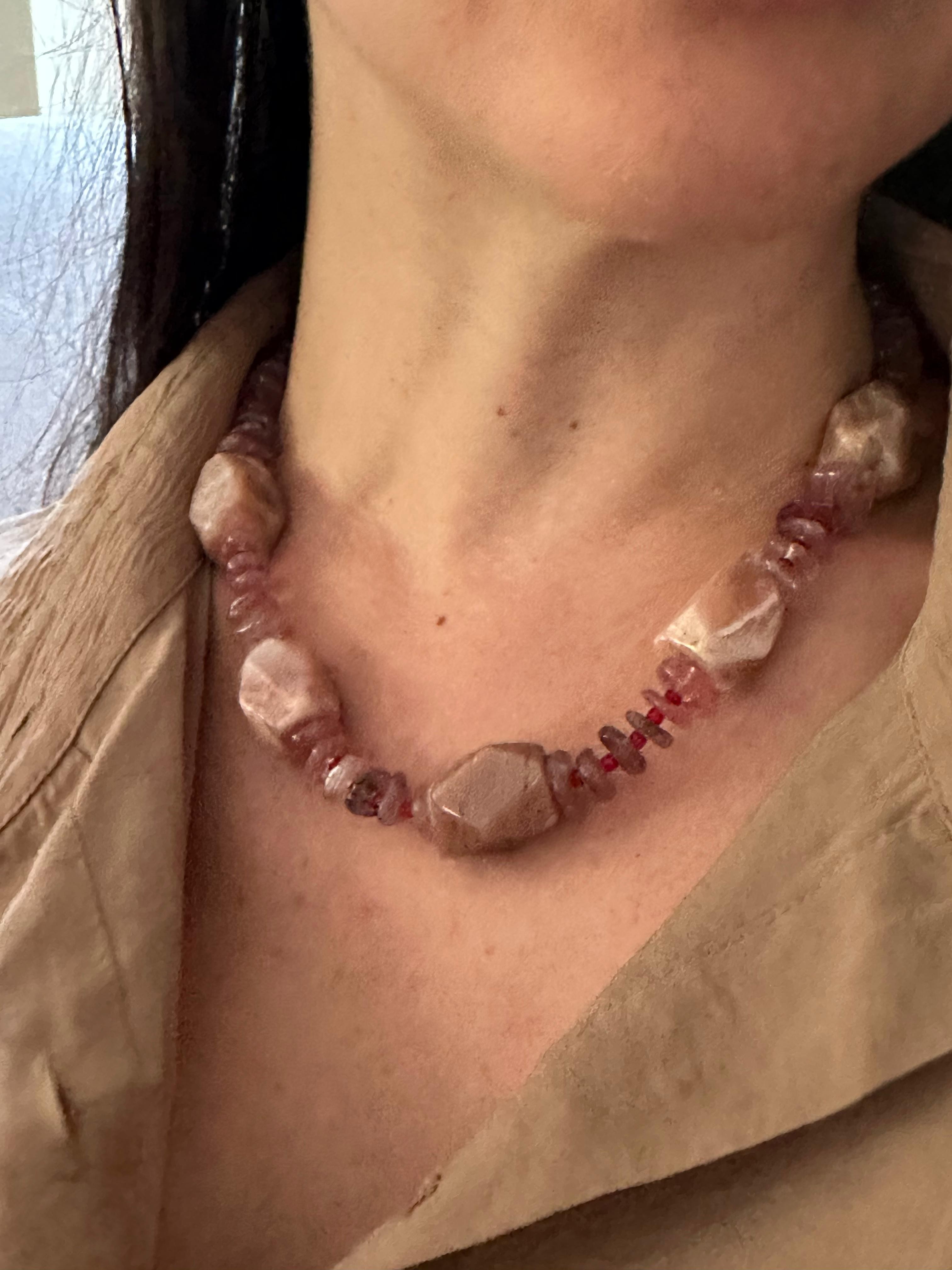 NEW OLIVIA DOĞALTAŞ KOLYE