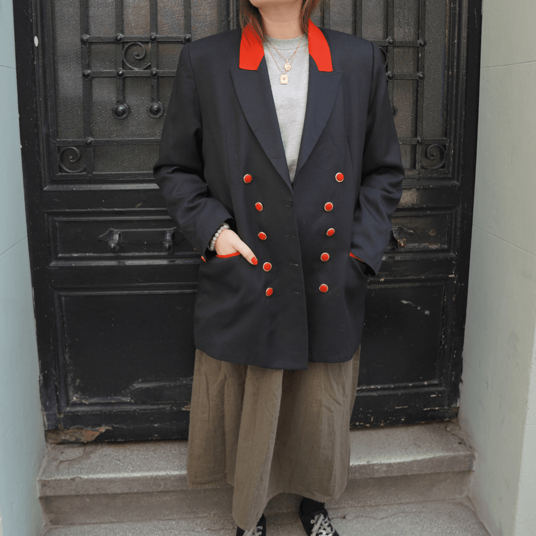 Kadın Kırmızı Düğmeli ve Yakalı Blazer Ceket - Siyah