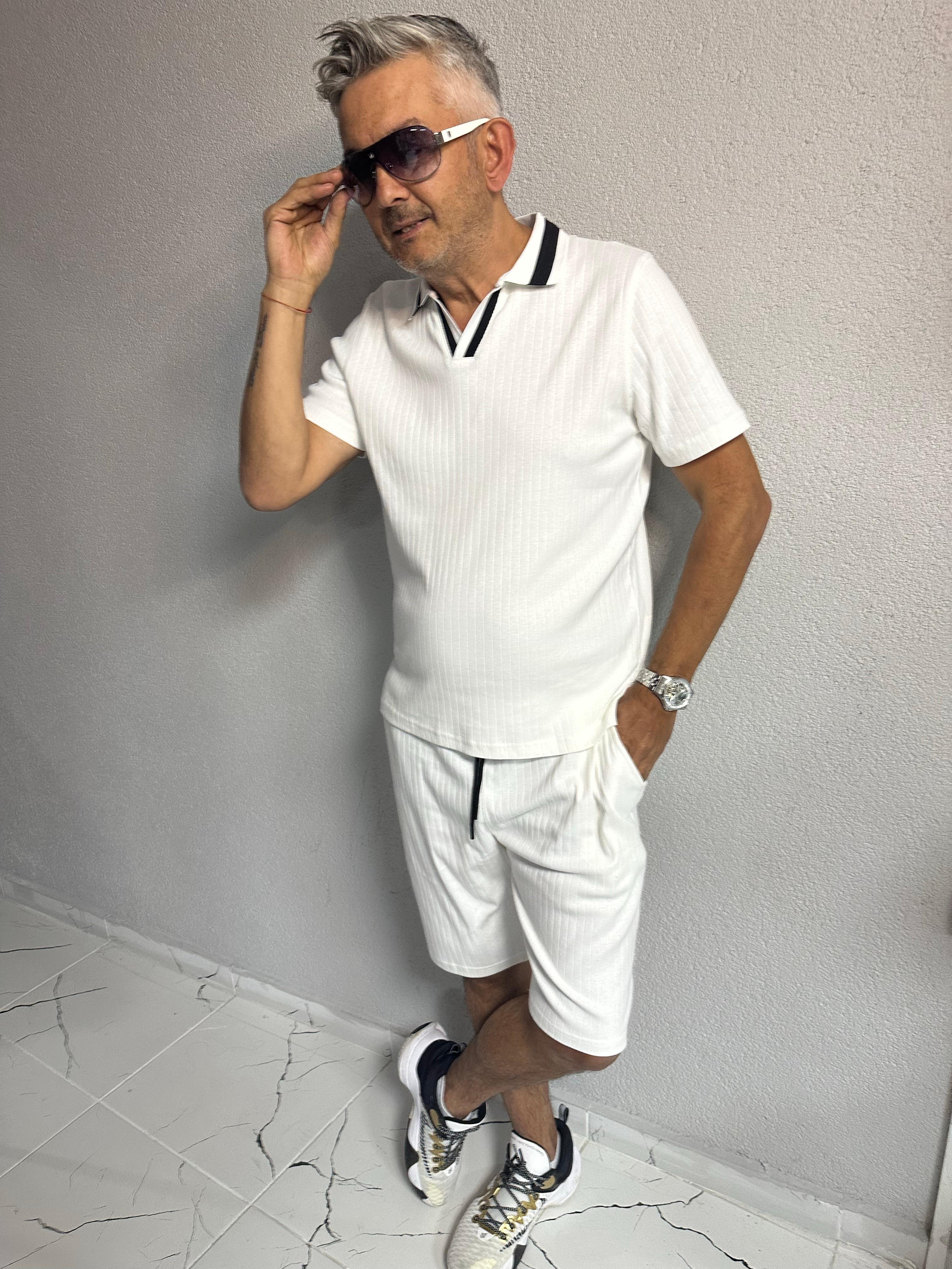 Yakası Siyah Çizgili Beyaz Şort-Tshirt Takım