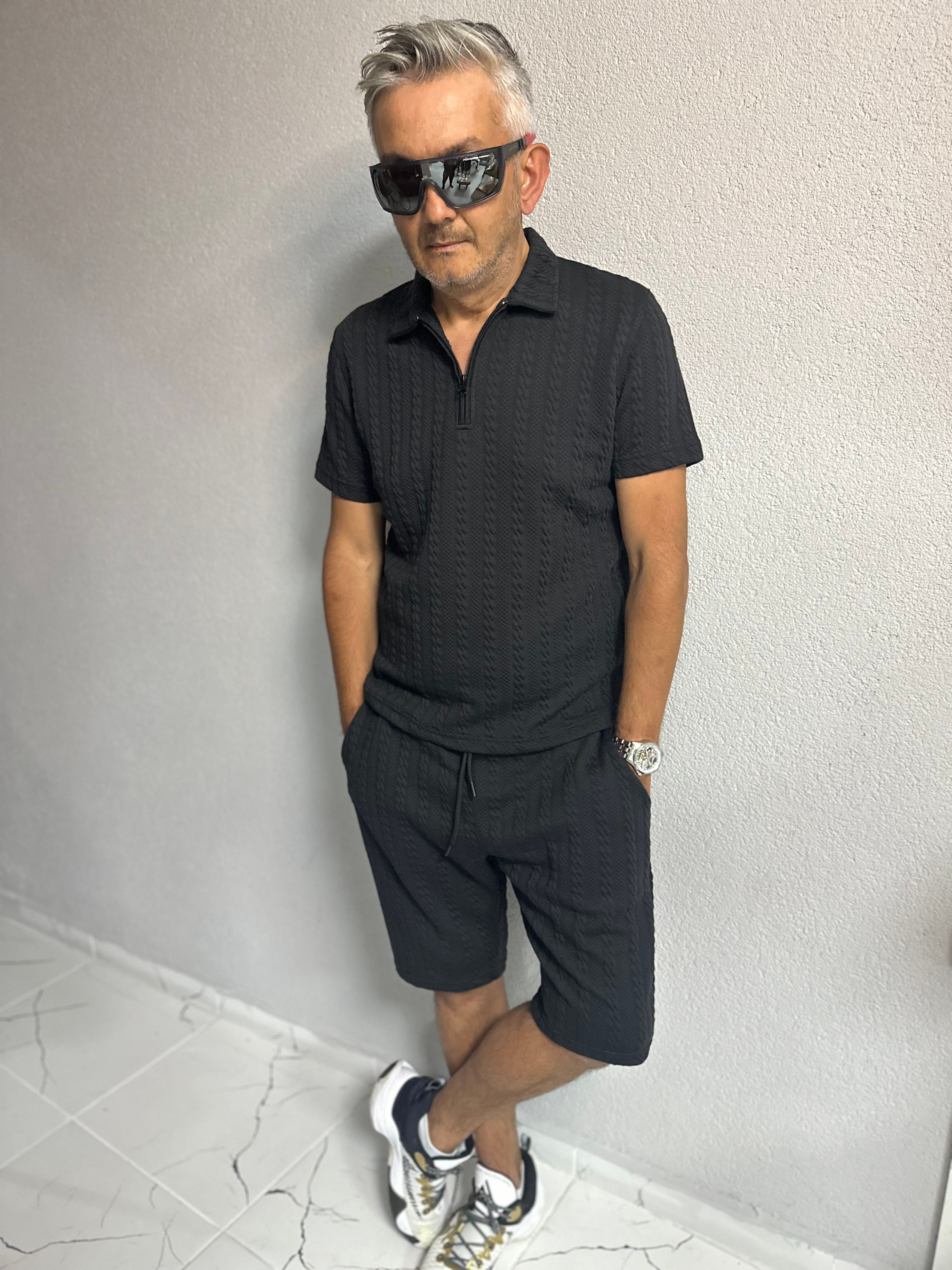 Kumaşı Desenli Şort-Tshirt Takım