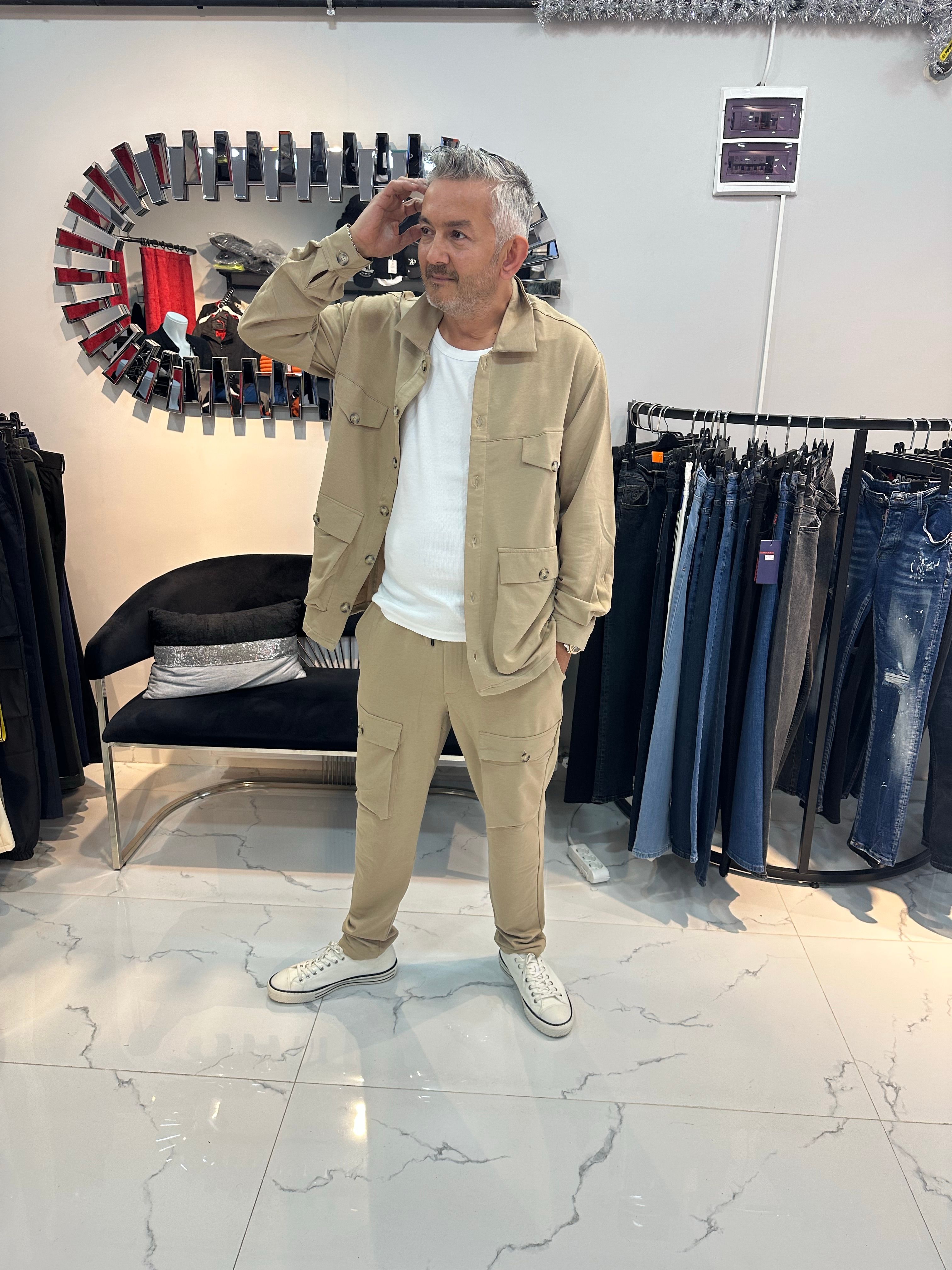 Krem Düğmeli Gömlek-Pantolon Takım