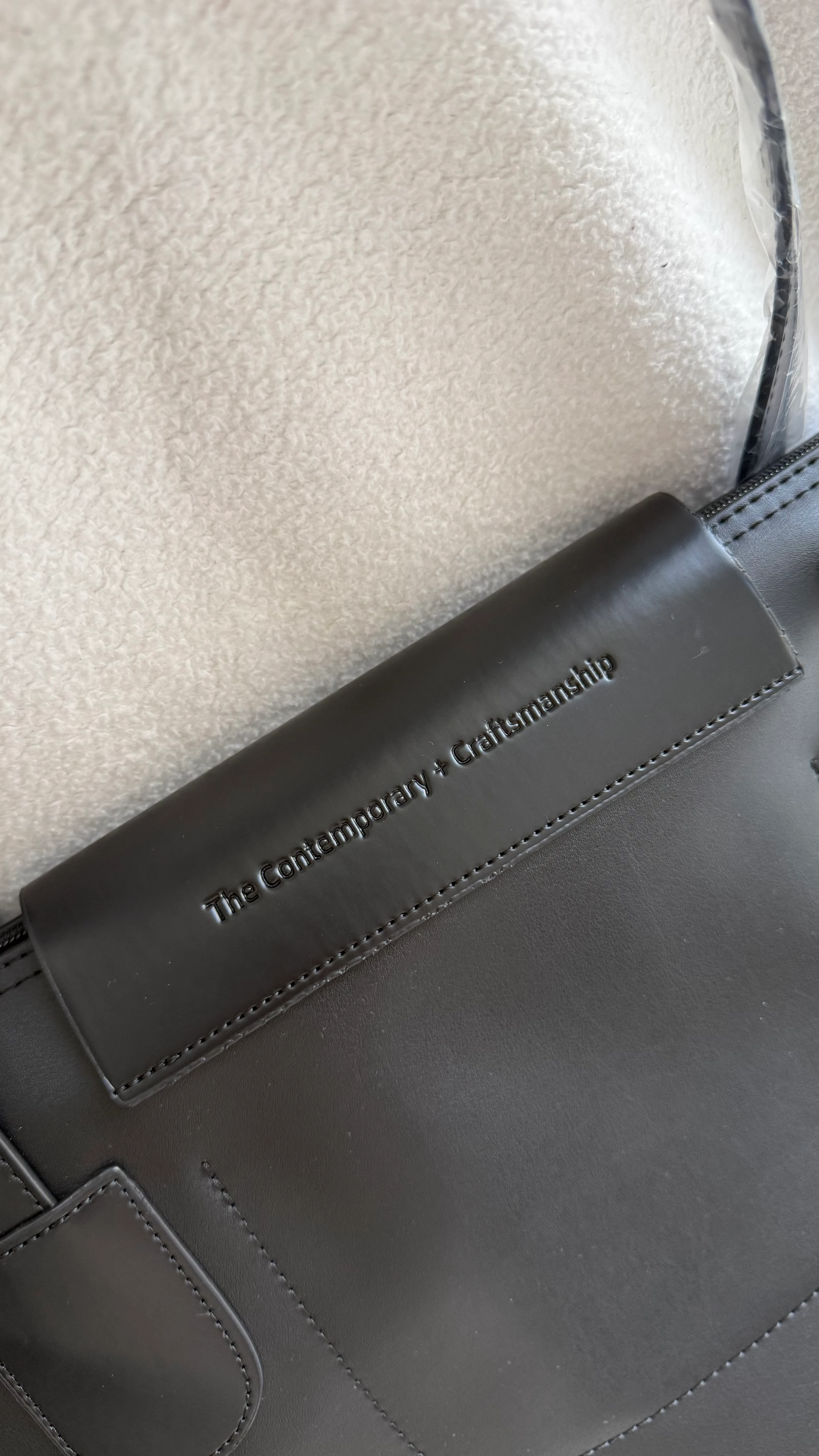 N°7 VEGAN PHANTOM BLACK