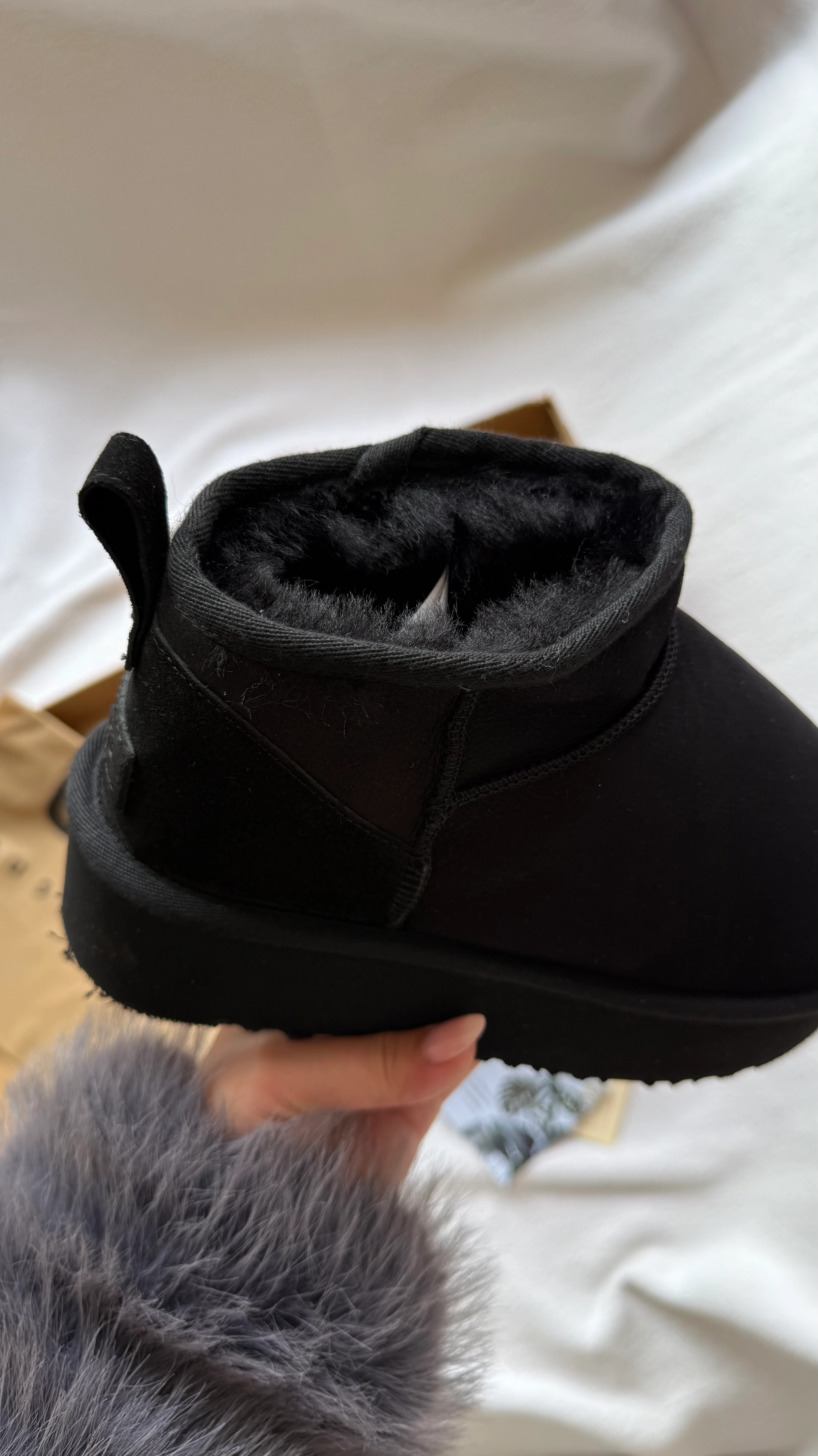 UGG MİNİ PLATFORM SİYAH (GERÇEK KÜRK-GERÇEK DERİ)- DAR KALIP