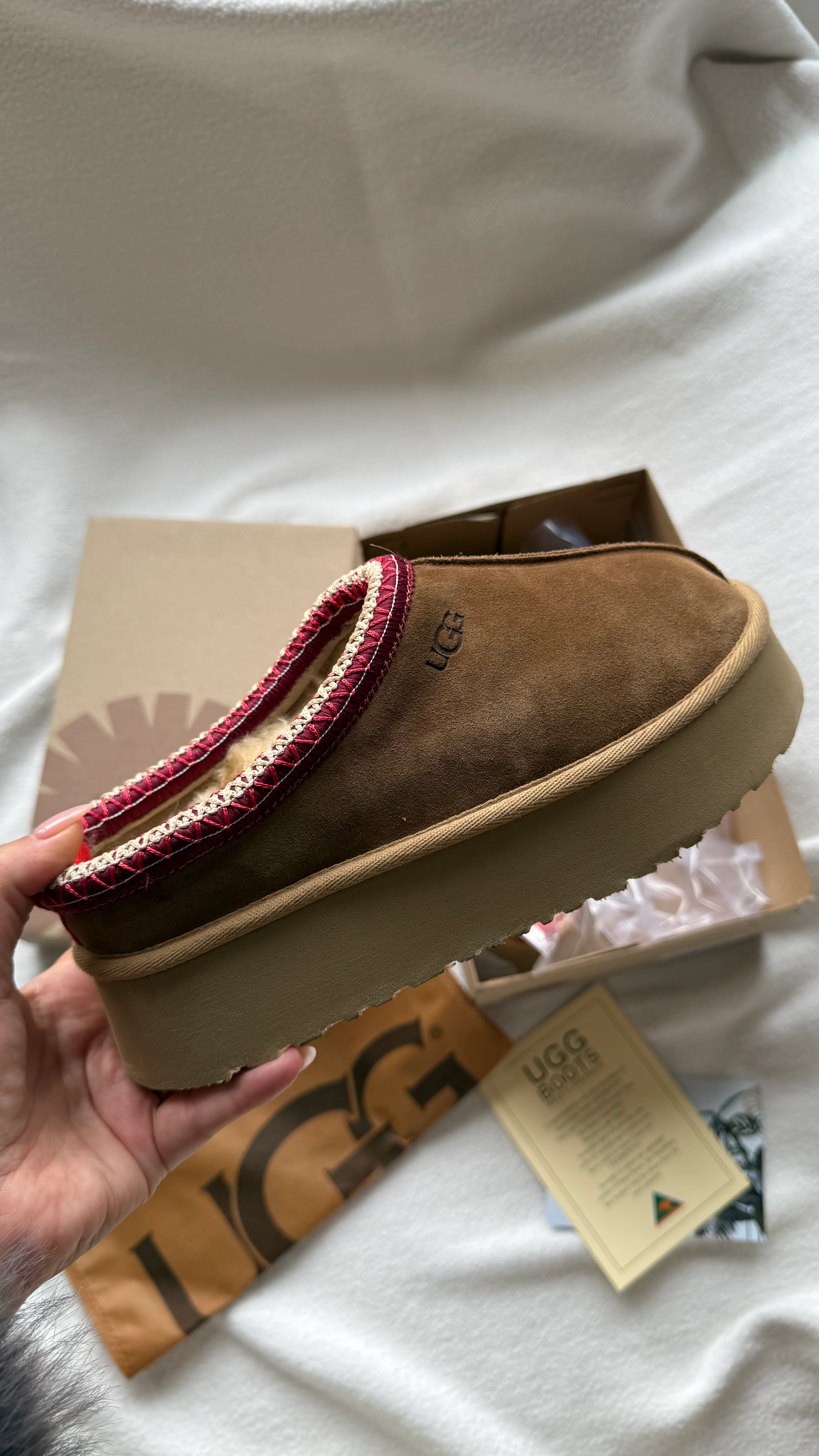 UGG TAZZ KESTANE (GERÇEK KÜRK/GERÇEK DERİ) - DAR KALIP