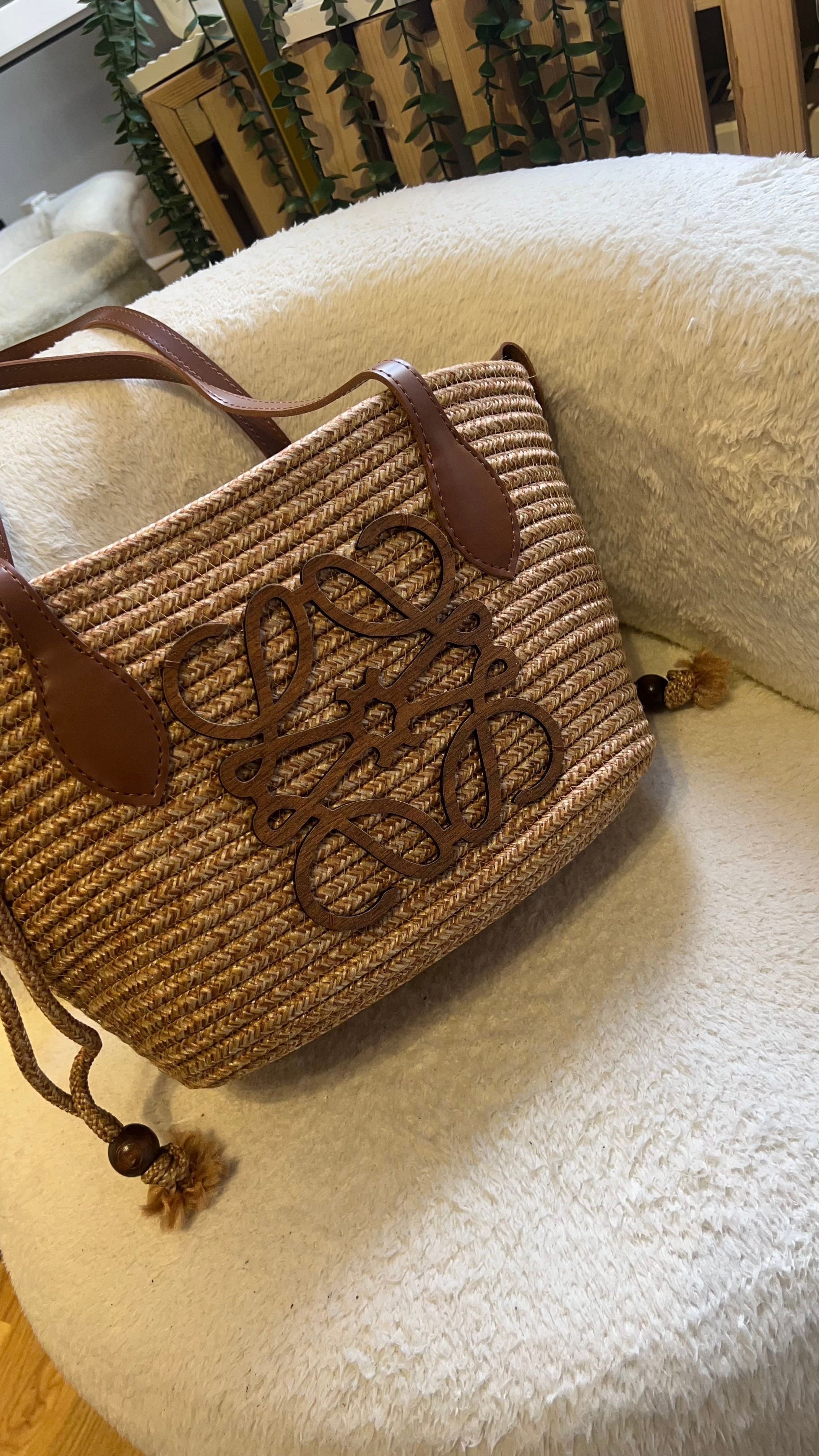 LOEWE JÜT&TABA 