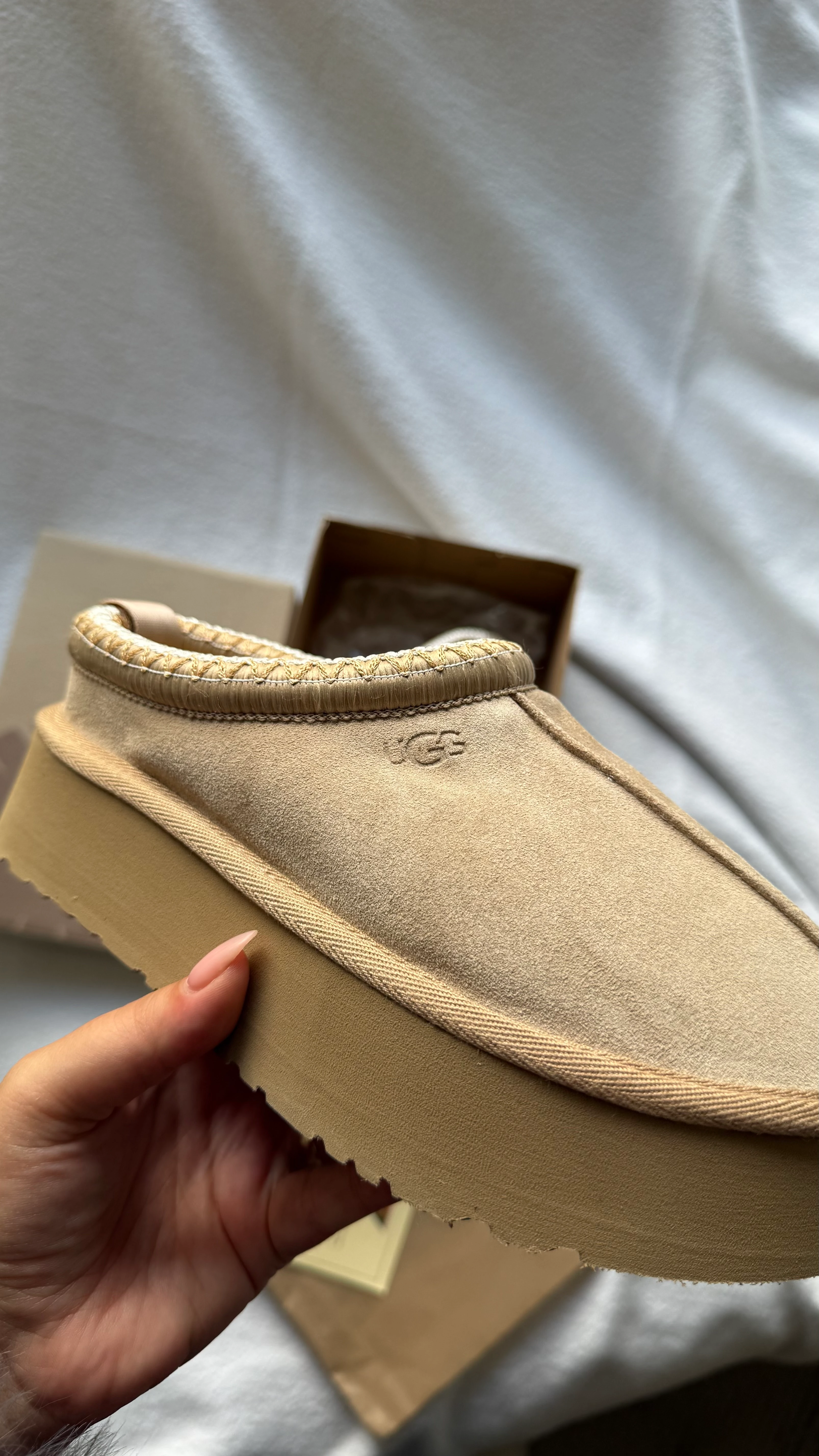 UGG TAZZ KREM (GERÇEK KÜRK/GERÇEK DERİ) - DAR KALIP