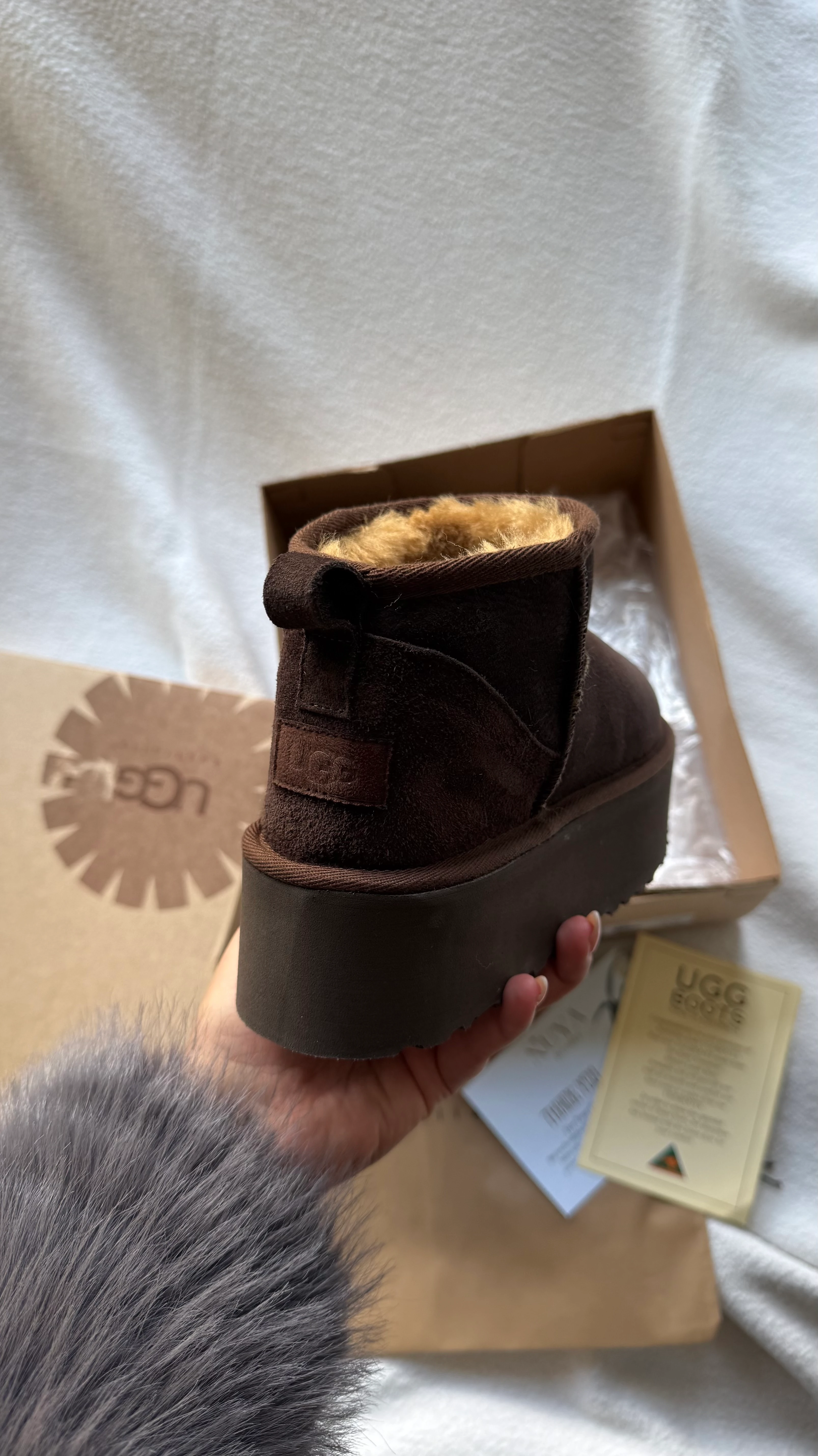 UGG MİNİ PLATFORM ACI KAHVE (GERÇEK KÜRK-GERÇEK DERİ)- DAR KALIP