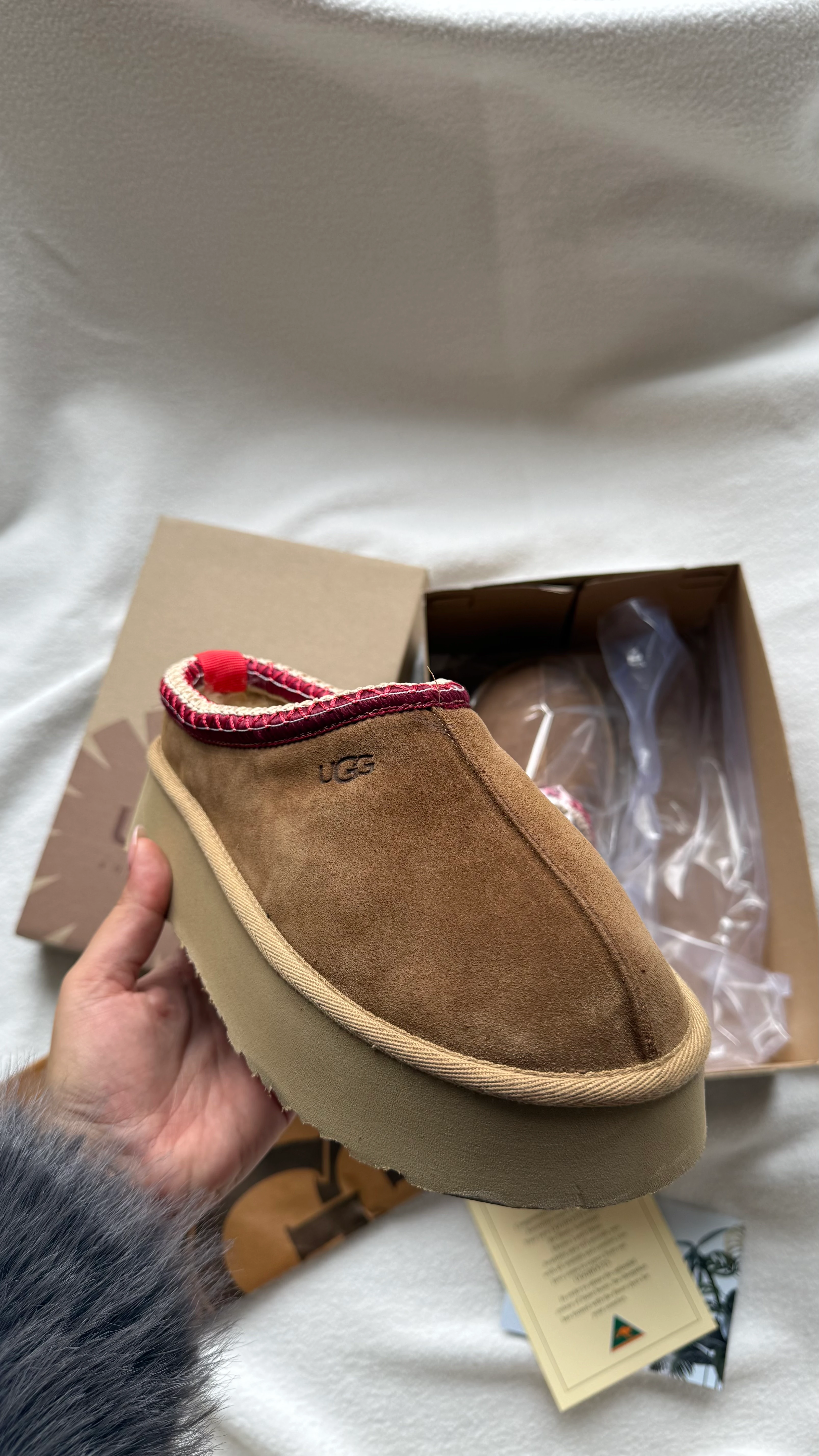 UGG TAZZ KESTANE (GERÇEK KÜRK/GERÇEK DERİ) - DAR KALIP