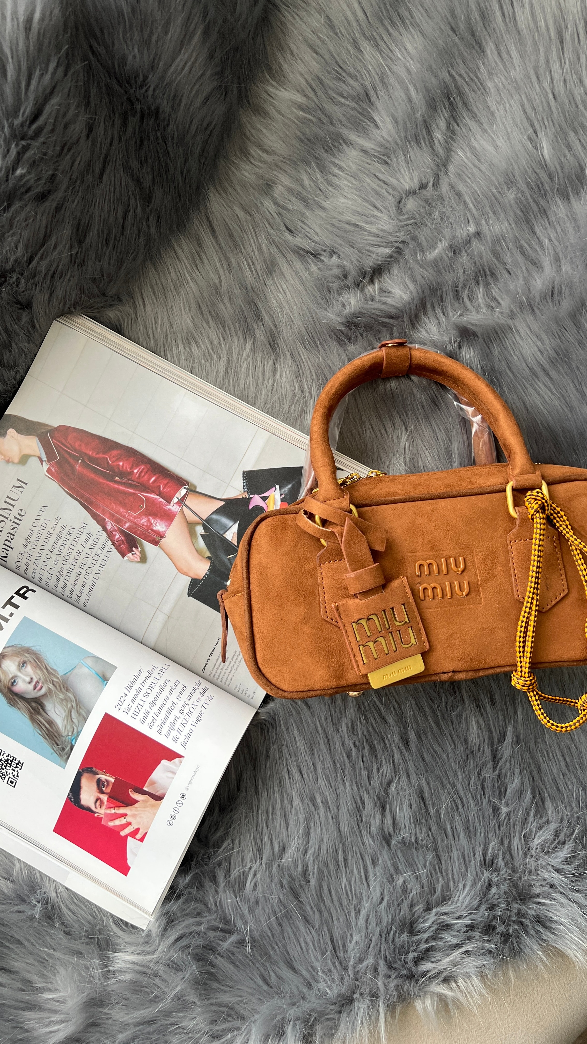 MiuMiu Süet Arcadie Taba 