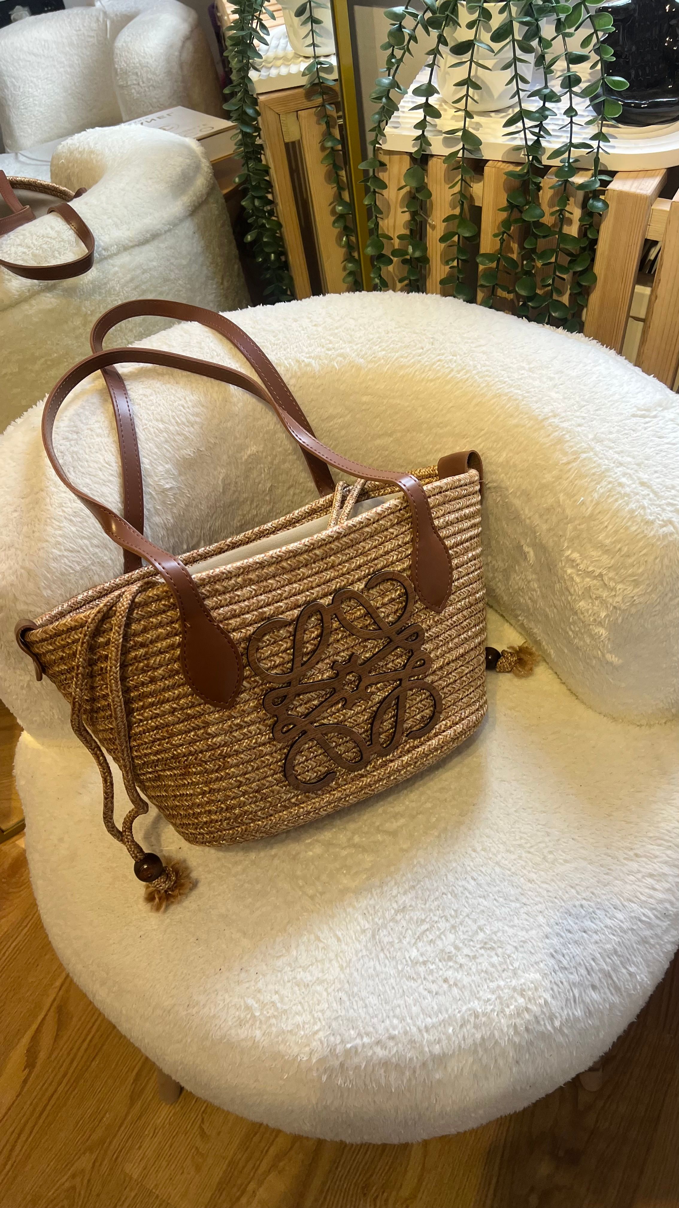LOEWE JÜT&TABA 