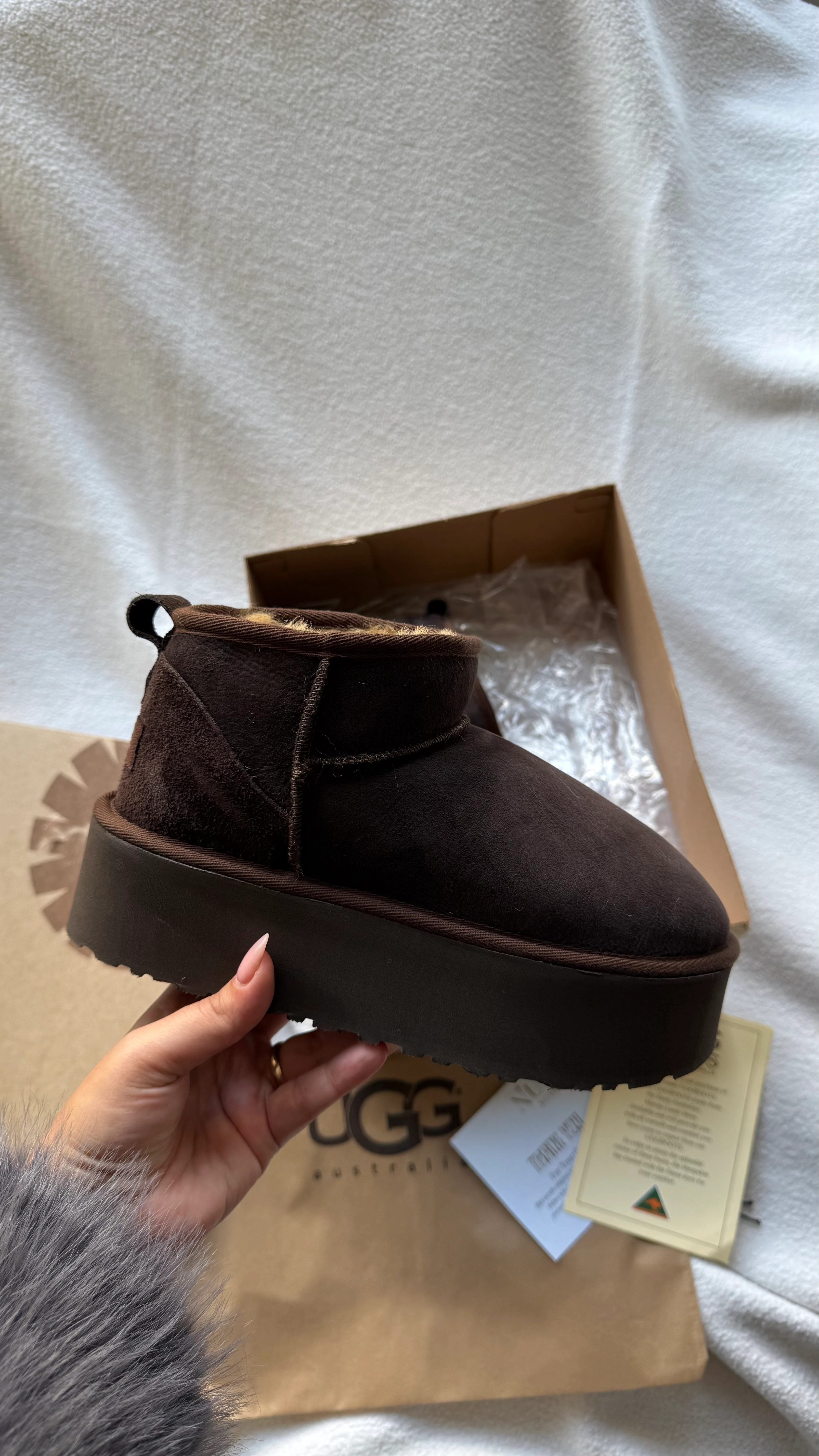 UGG MİNİ PLATFORM ACI KAHVE (GERÇEK KÜRK-GERÇEK DERİ)- DAR KALIP