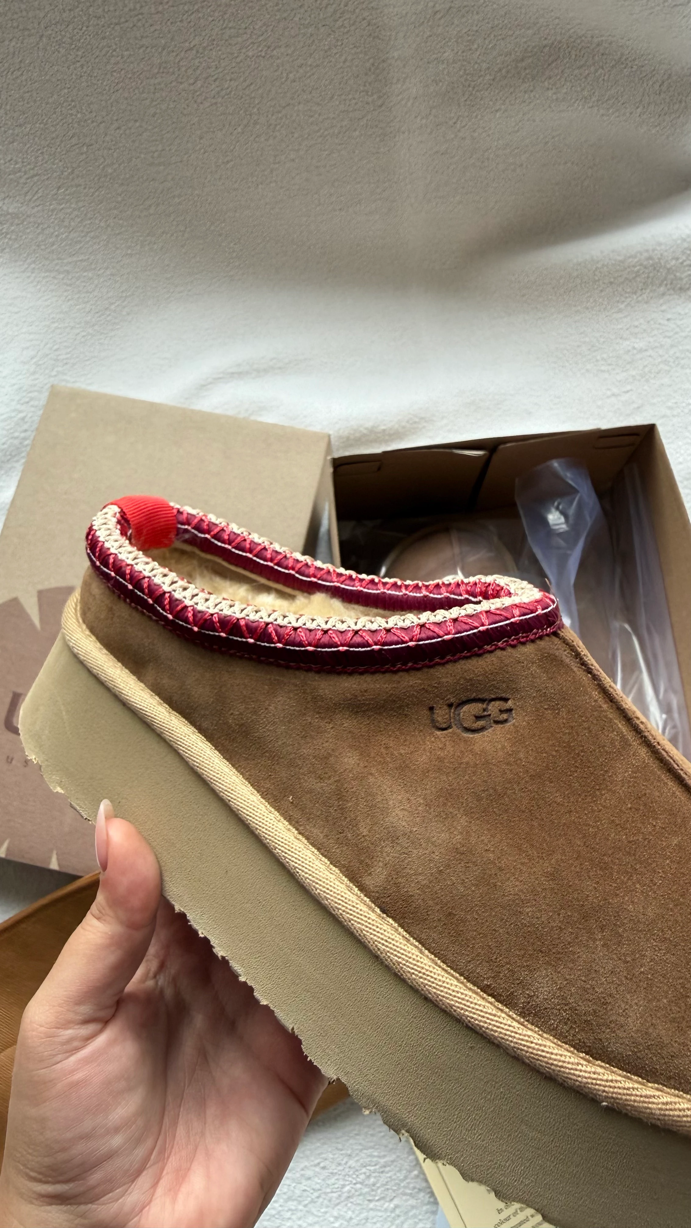 UGG TAZZ KESTANE (GERÇEK KÜRK/GERÇEK DERİ) - DAR KALIP