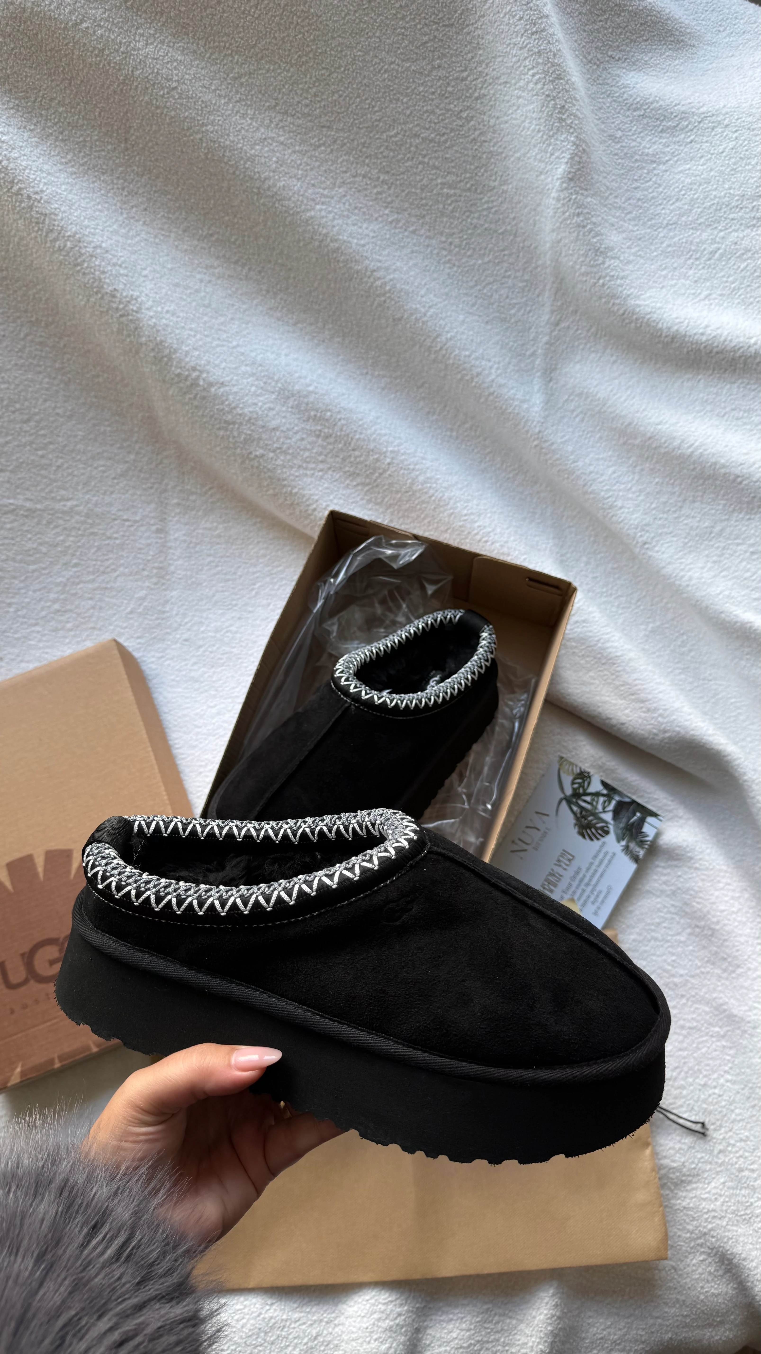 UGG TAZZ SİYAH (GERÇEK KÜRK/GERÇEK DERİ) - DAR KALIP