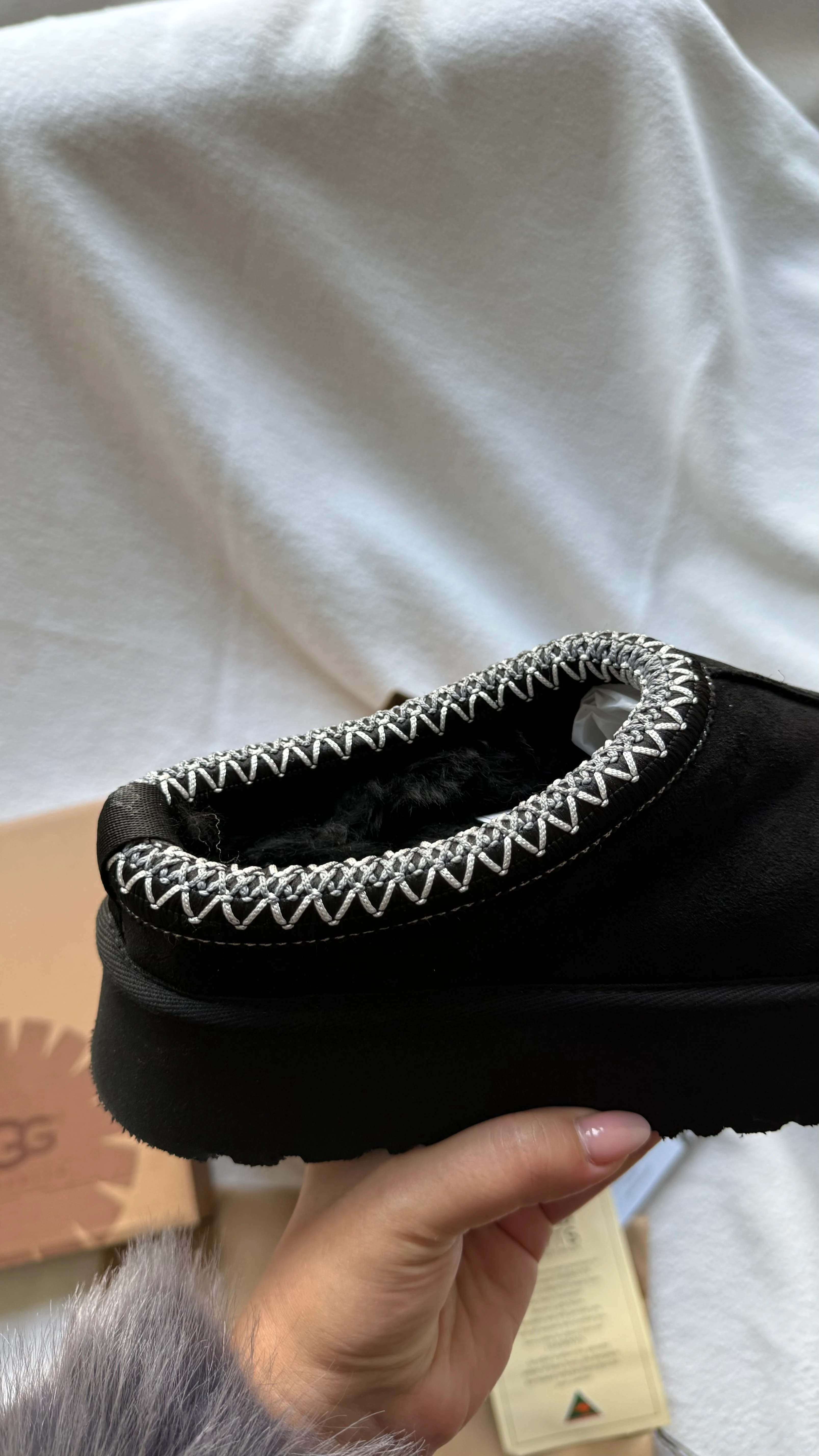 UGG TAZZ SİYAH (GERÇEK KÜRK/GERÇEK DERİ) - DAR KALIP