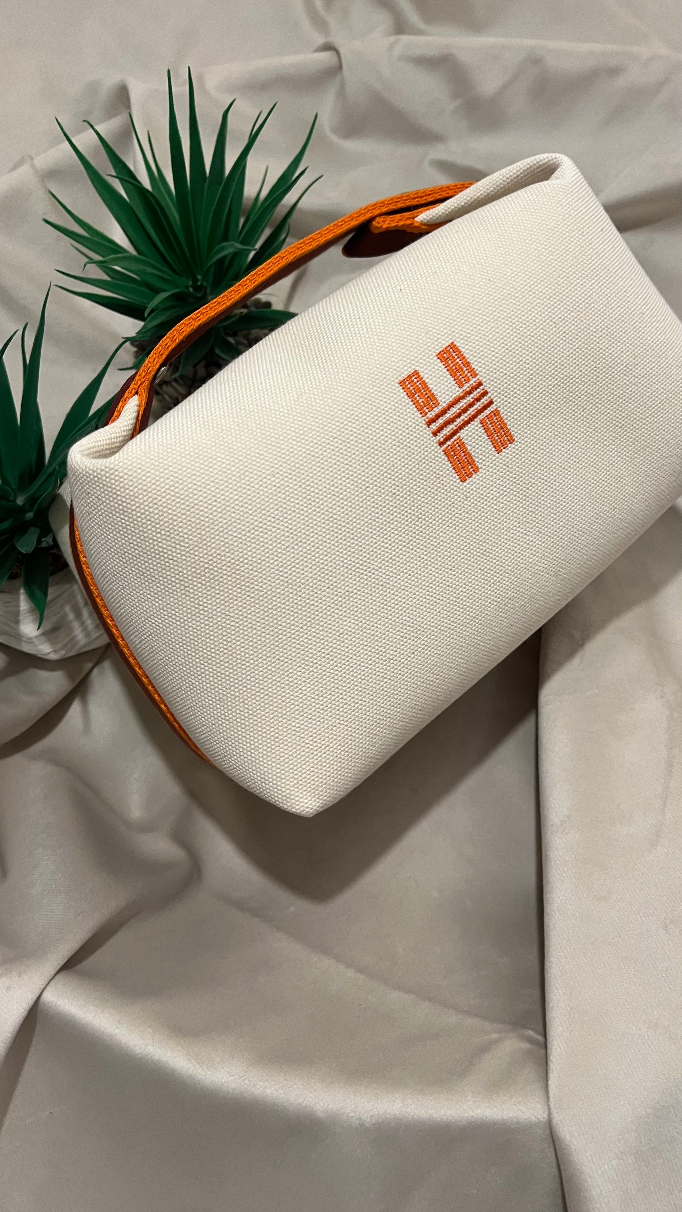 HERMES New Co.