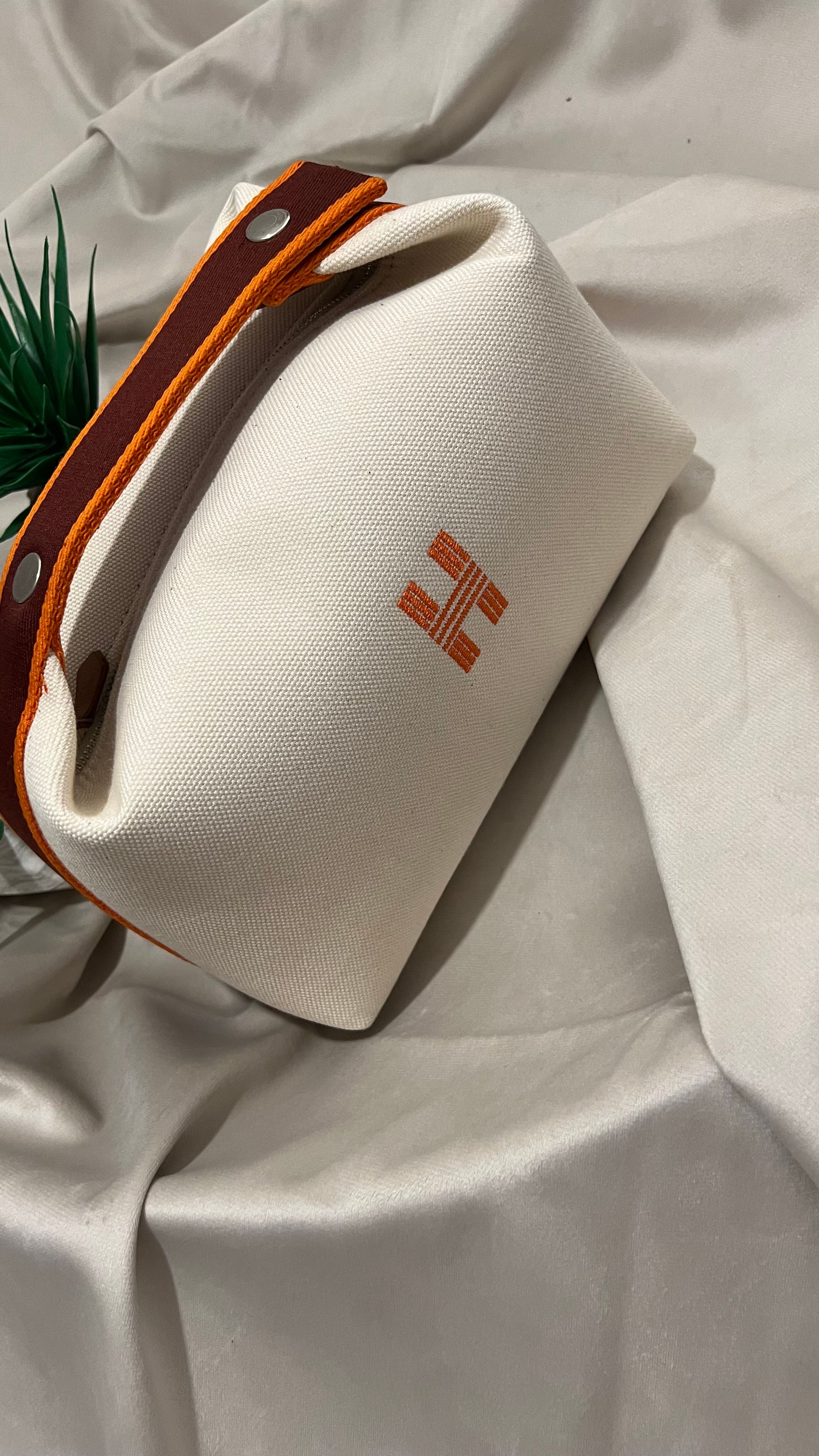 HERMES New Co.