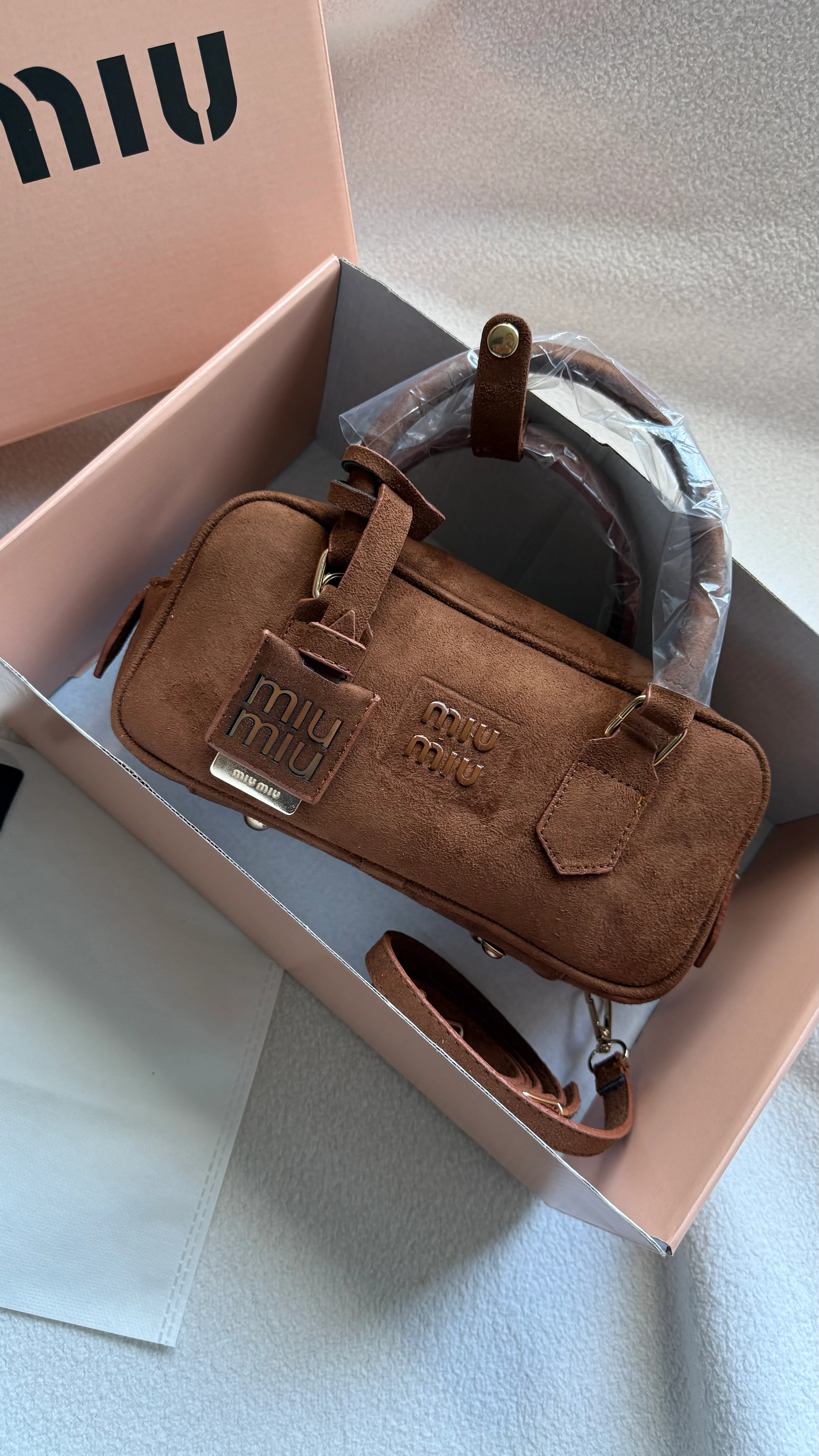 MiuMiu Süet Arcadie Taba 